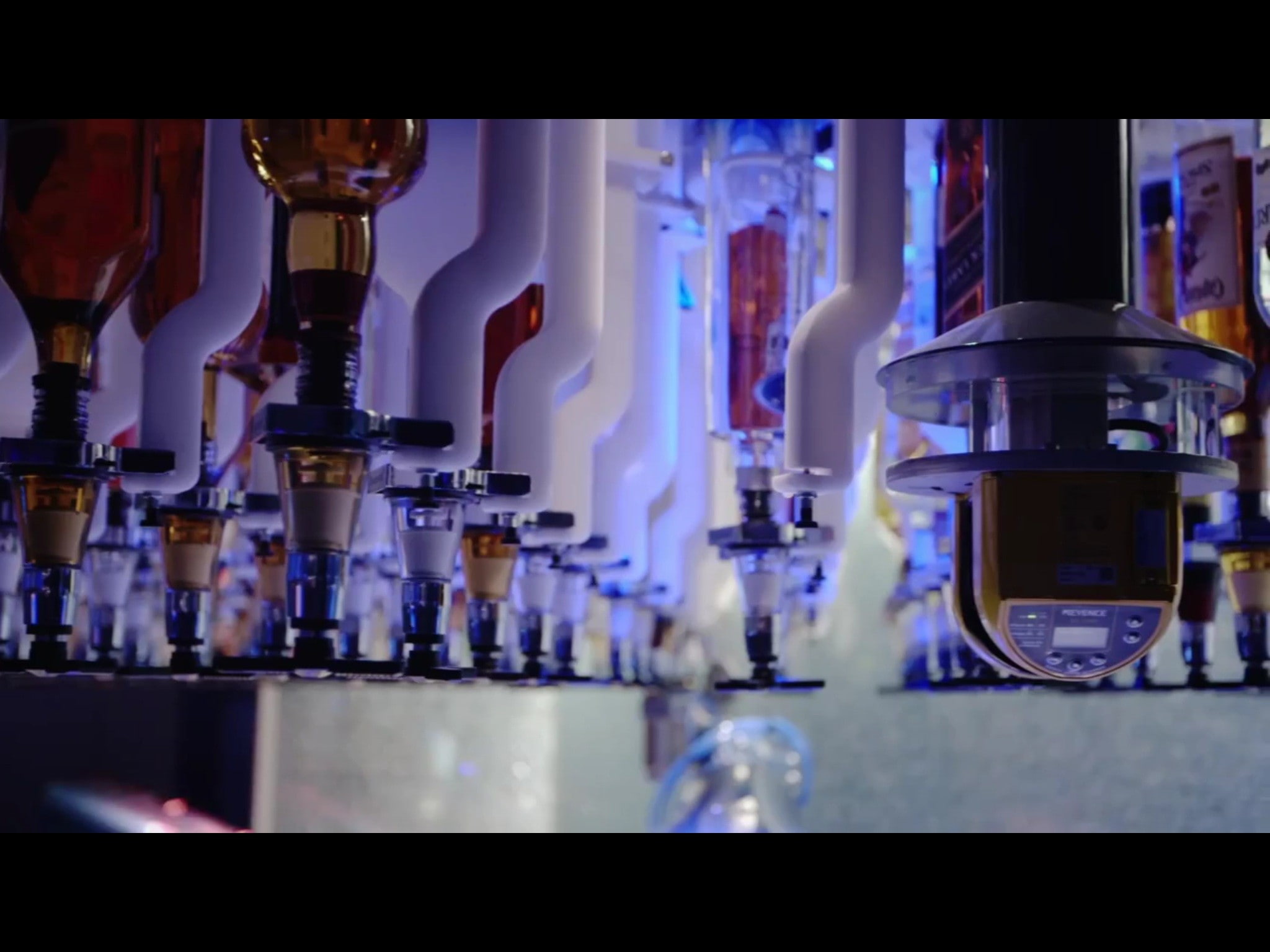 technology, science, business, selective focus, machine part, bar, bottle, whisky, indoors, large group of objects, in a row, manufacturing equipment, glass - material, HD Wallpaper