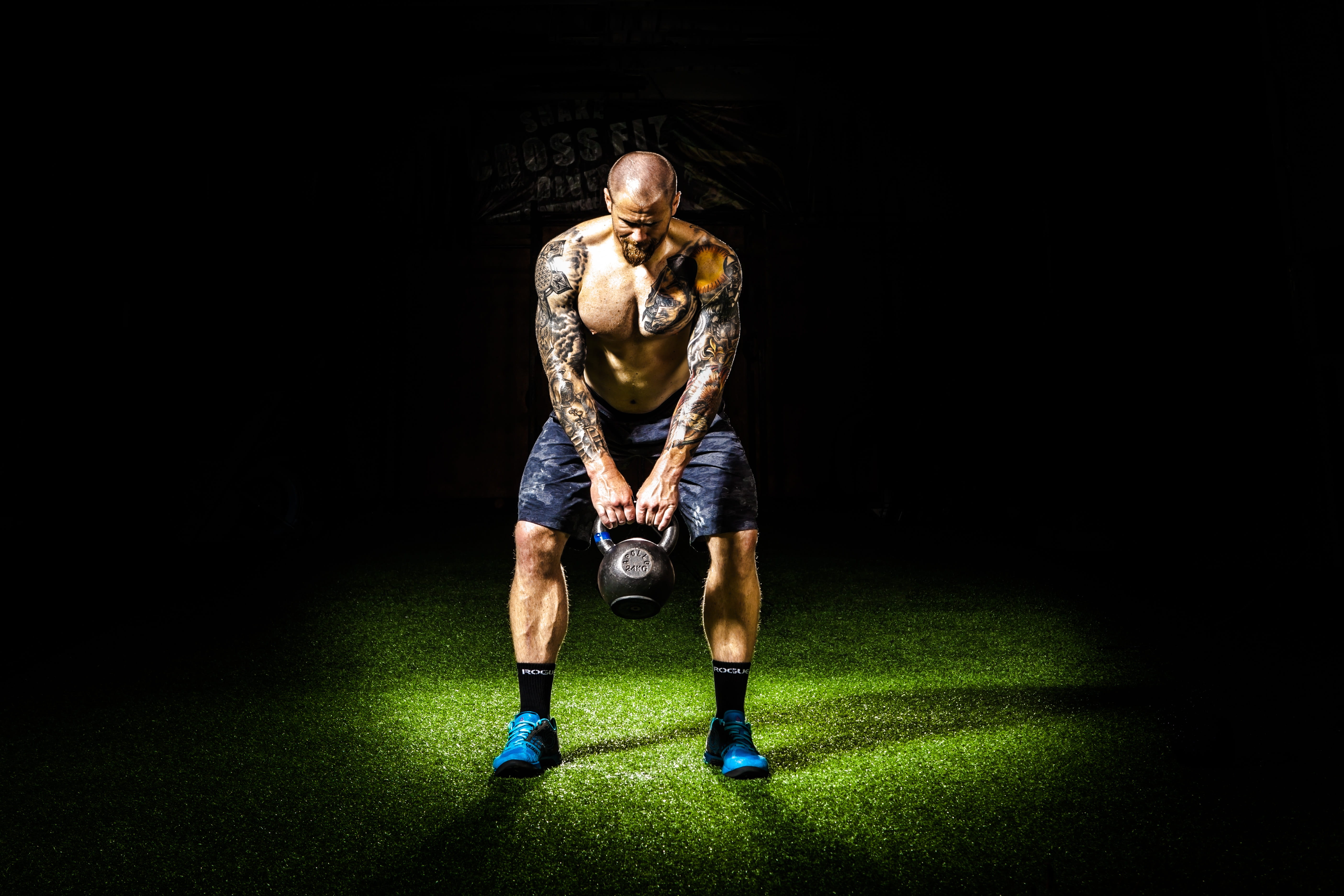 vitality, exercise, man, sports clothing, spotlight, weights, full length, clothing, strong, black, effort, grass, dark, determination, kettle, 5K, muscles, HD Wallpaper