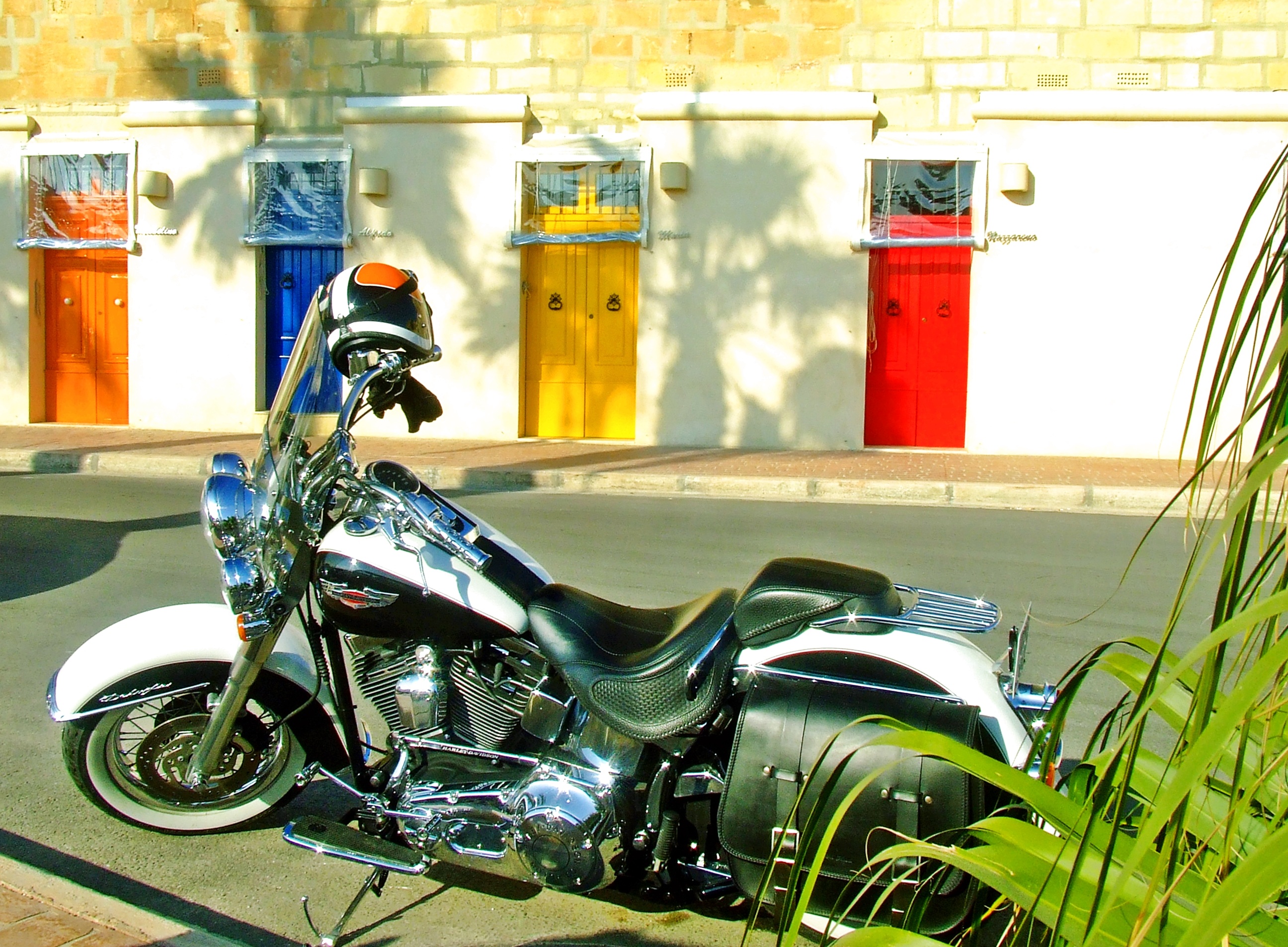 engine, architecture, absence, transport, vehicle, palm tree, red, icon, dom, lifestyle, yellow door, 2K, america, ride, harley, american, orange door, HD Wallpaper