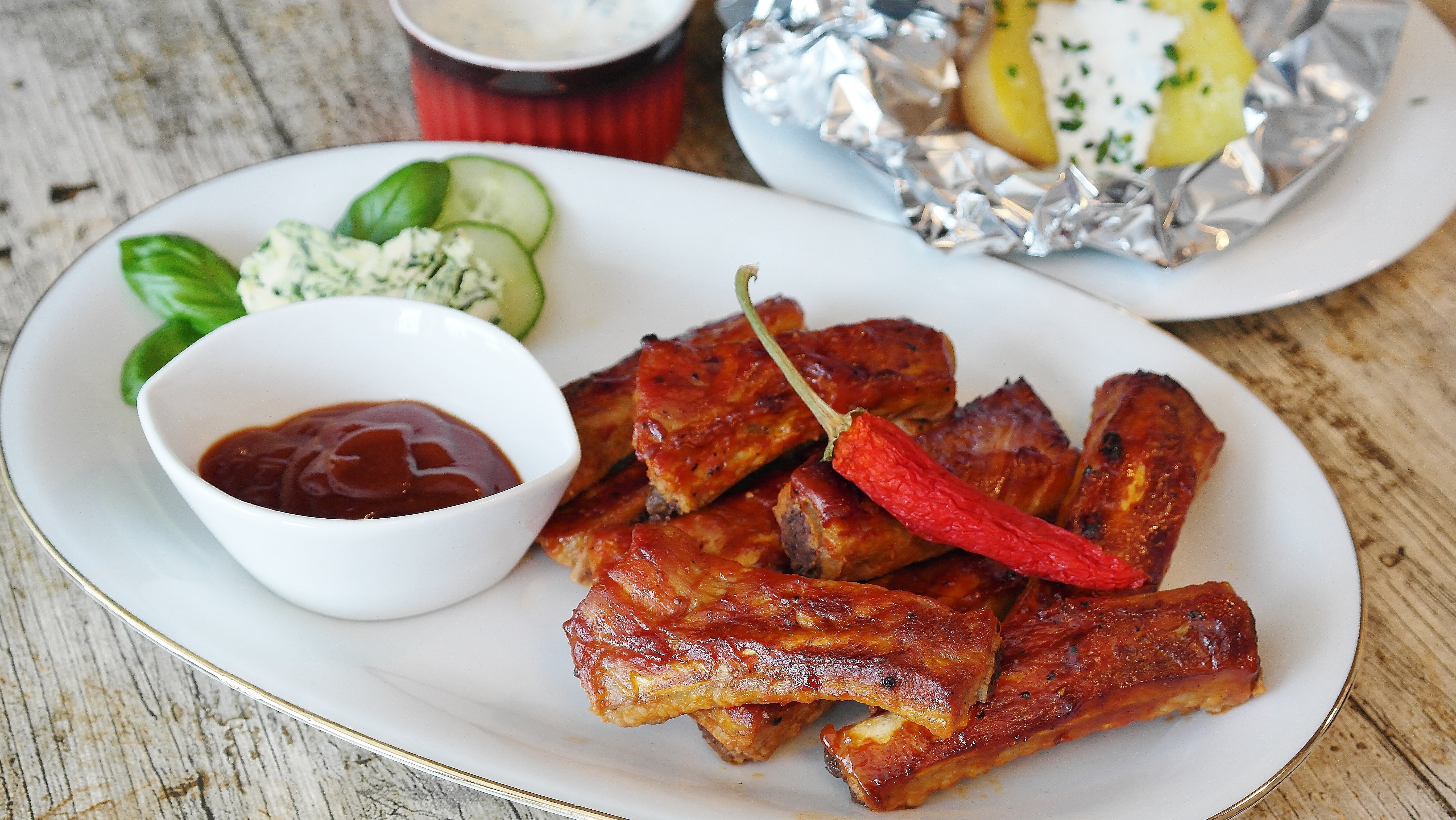 kitchen, barbecue, day, dinner, crockery, freshness, meat, plate, ready-to-eat, nutrition, condiment, ceramic, vegetable, spare ribs, enjoy, sour cream, HD Wallpaper