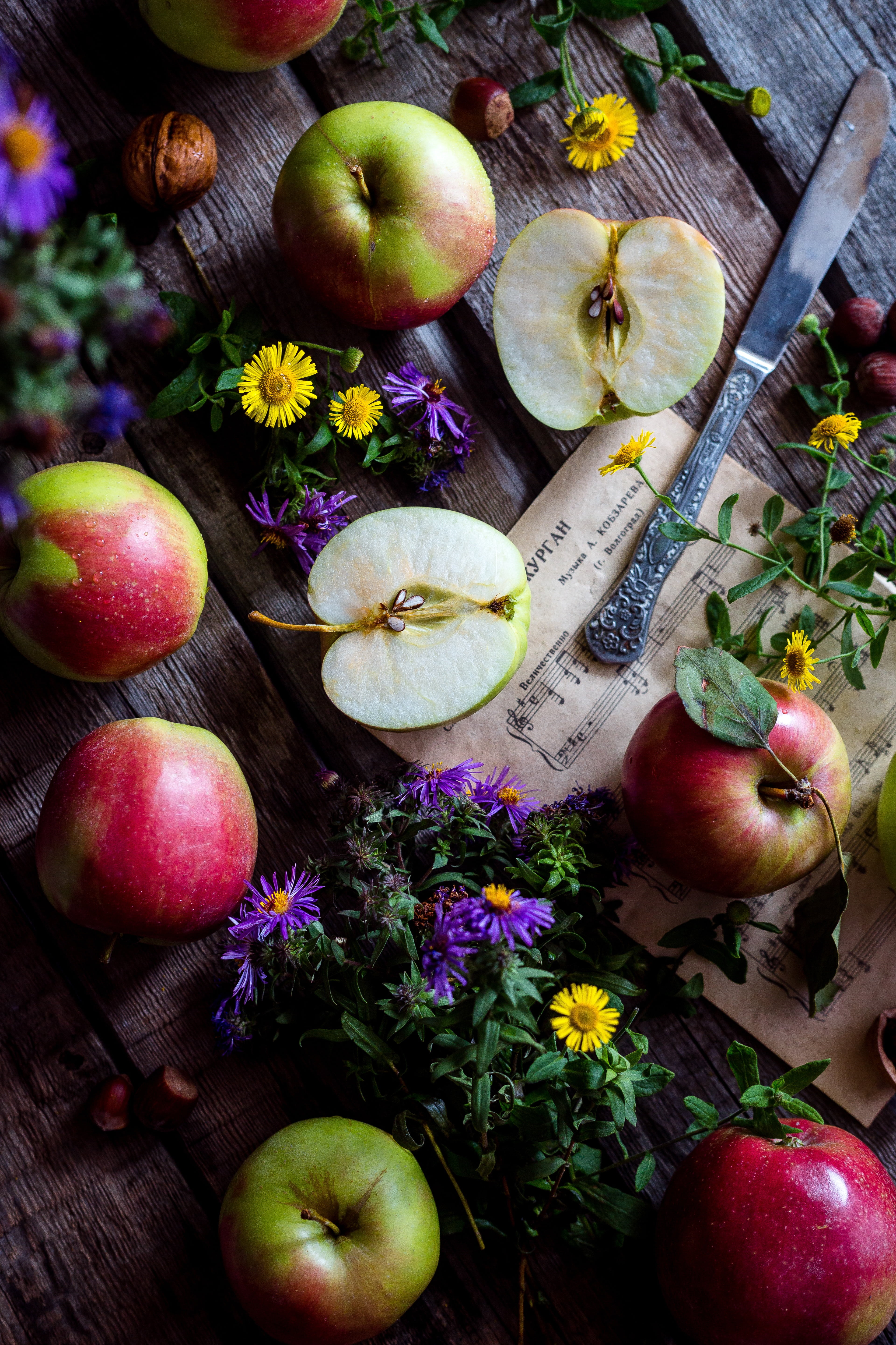 food and drink, leaves, nature, garden, day, fruity garden, apple orchard, harvest, dacha, 5K, autumn, ripe, plant, table, no people, healthy eating, flowering plant, Phone HD Wallpaper
