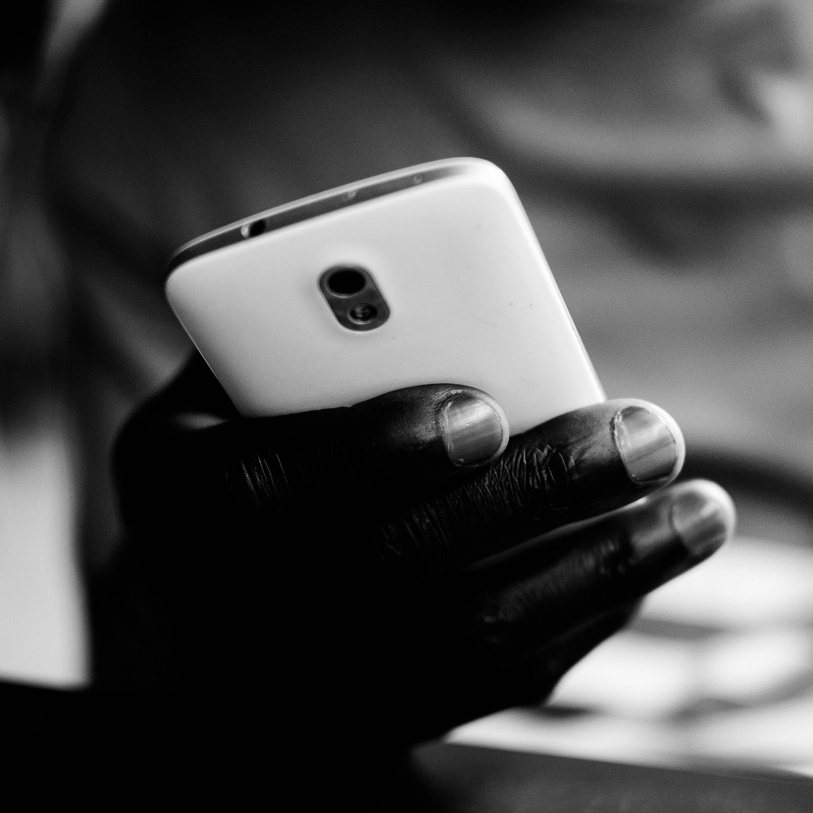lifestyles, monochrome photography, nail polish, human finger, black and white, phone, focus on foreground, device, finger, leisure activity, body part, Phone HD Wallpaper