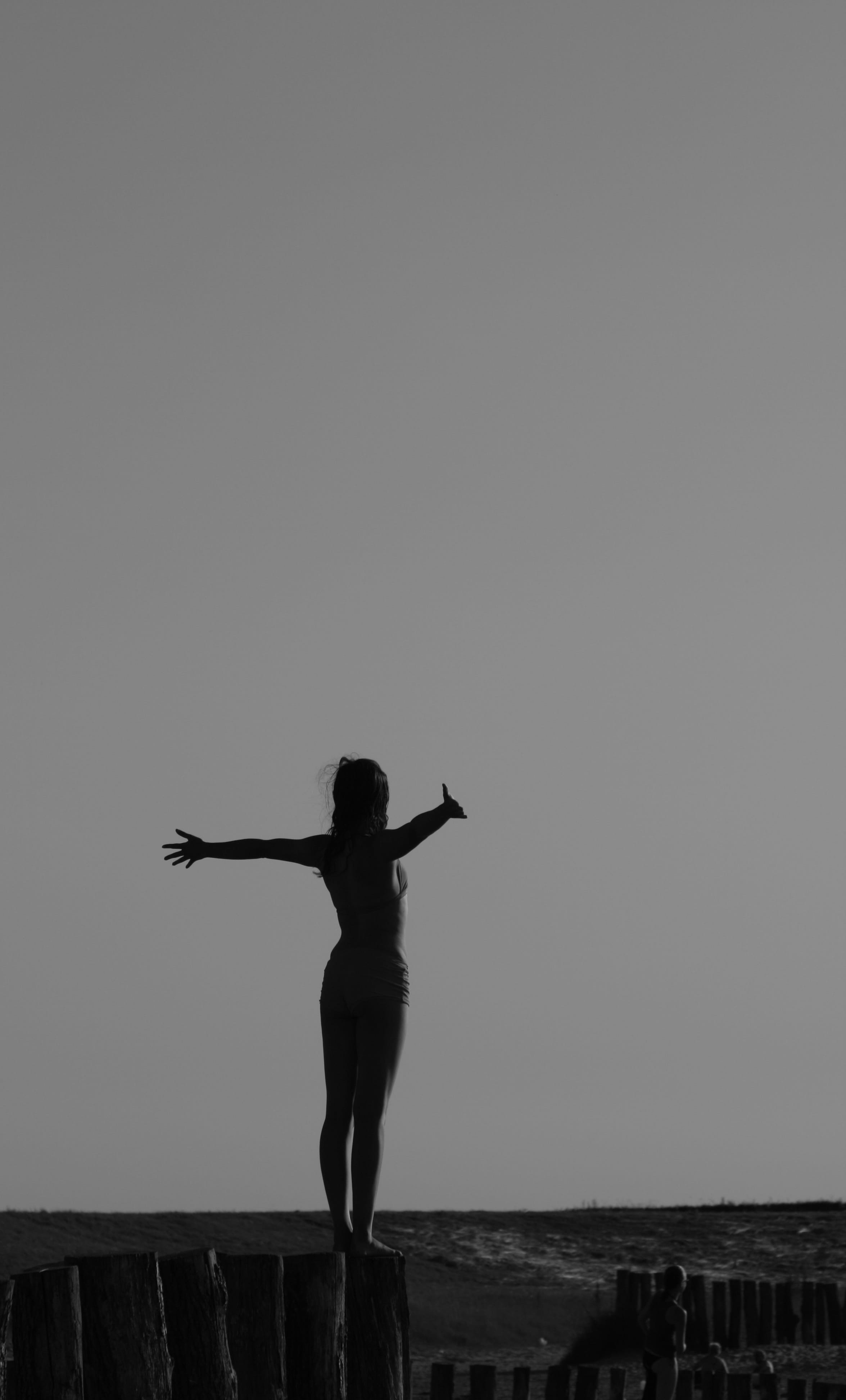 near, healthy, lifestyles, yoga woman, silhouette, meditation, land, pose, horizon over water, outdoors, one woman only, human arm, real people, yoga pose, Phone HD Wallpaper