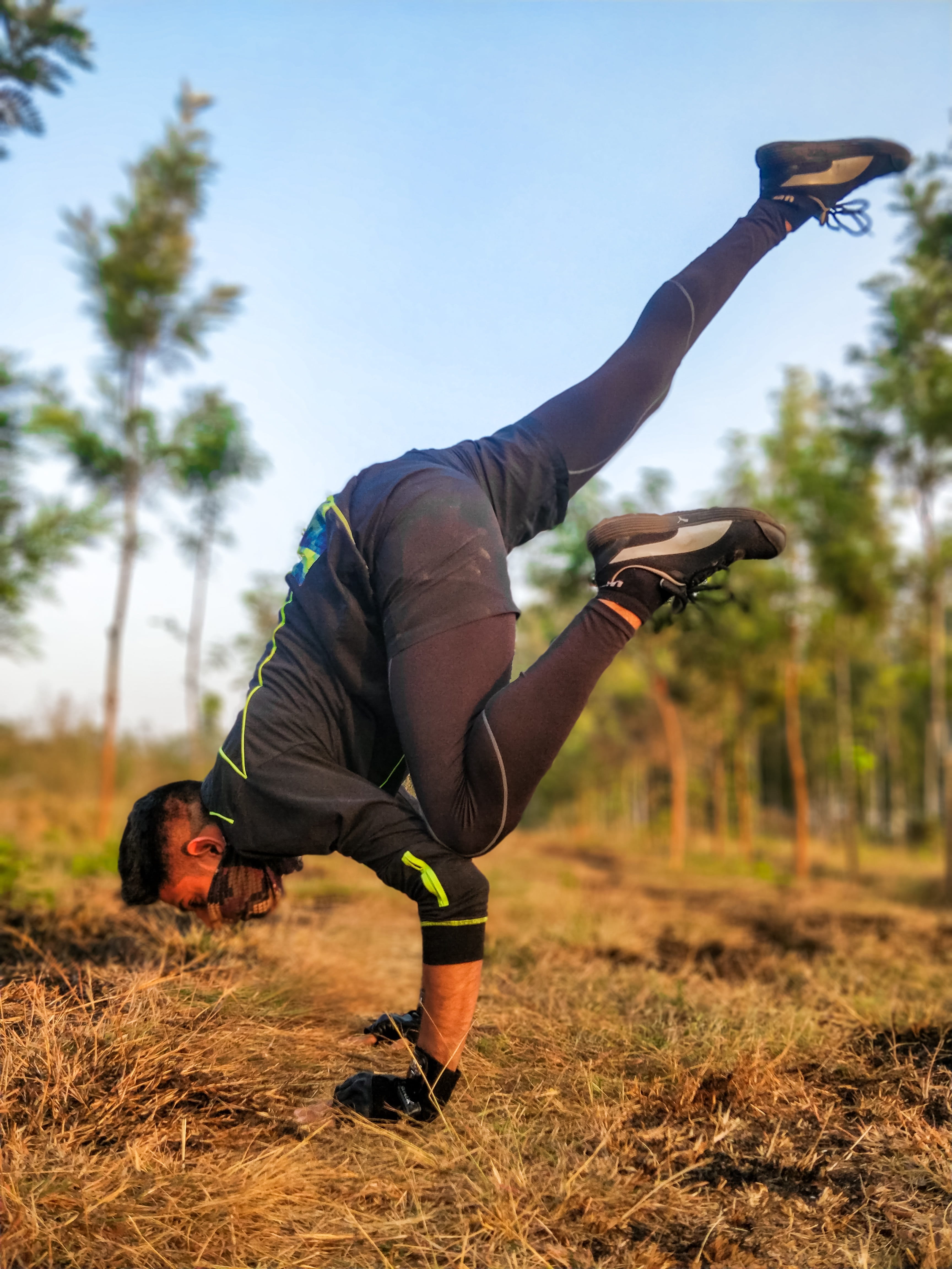 relaxation, athlete, person, plant, lifestyle, gym, pilates, 4K, stretching, strength, outdoors, fit, exercise, young men, yoga, sport, young, real people, Phone HD Wallpaper