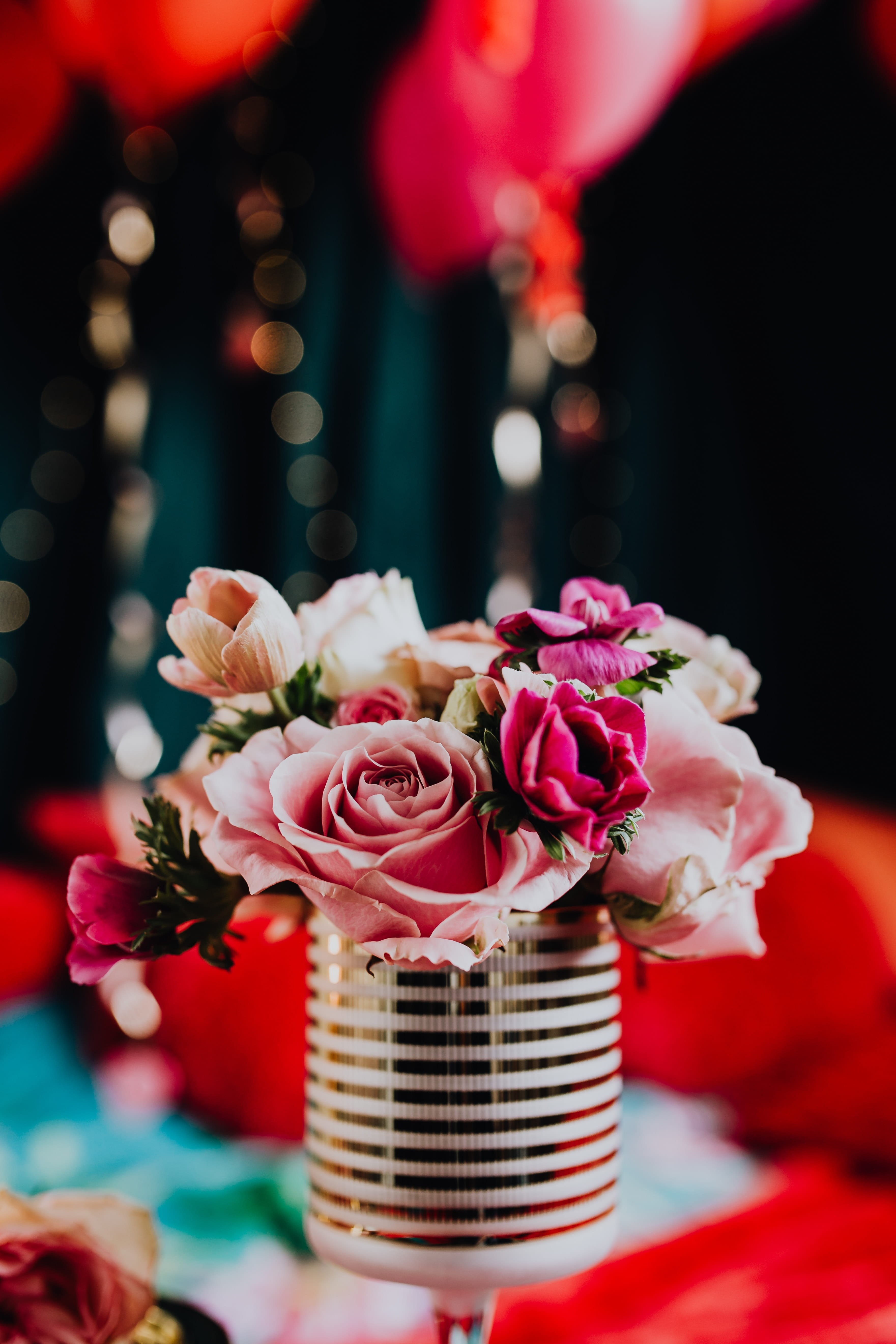 bouquet, red, beauty in nature, valentine, valentines day, vulnerability, focus on foreground, romance, no people, s, flowering plant, roses, floral, plant, Phone HD Wallpaper