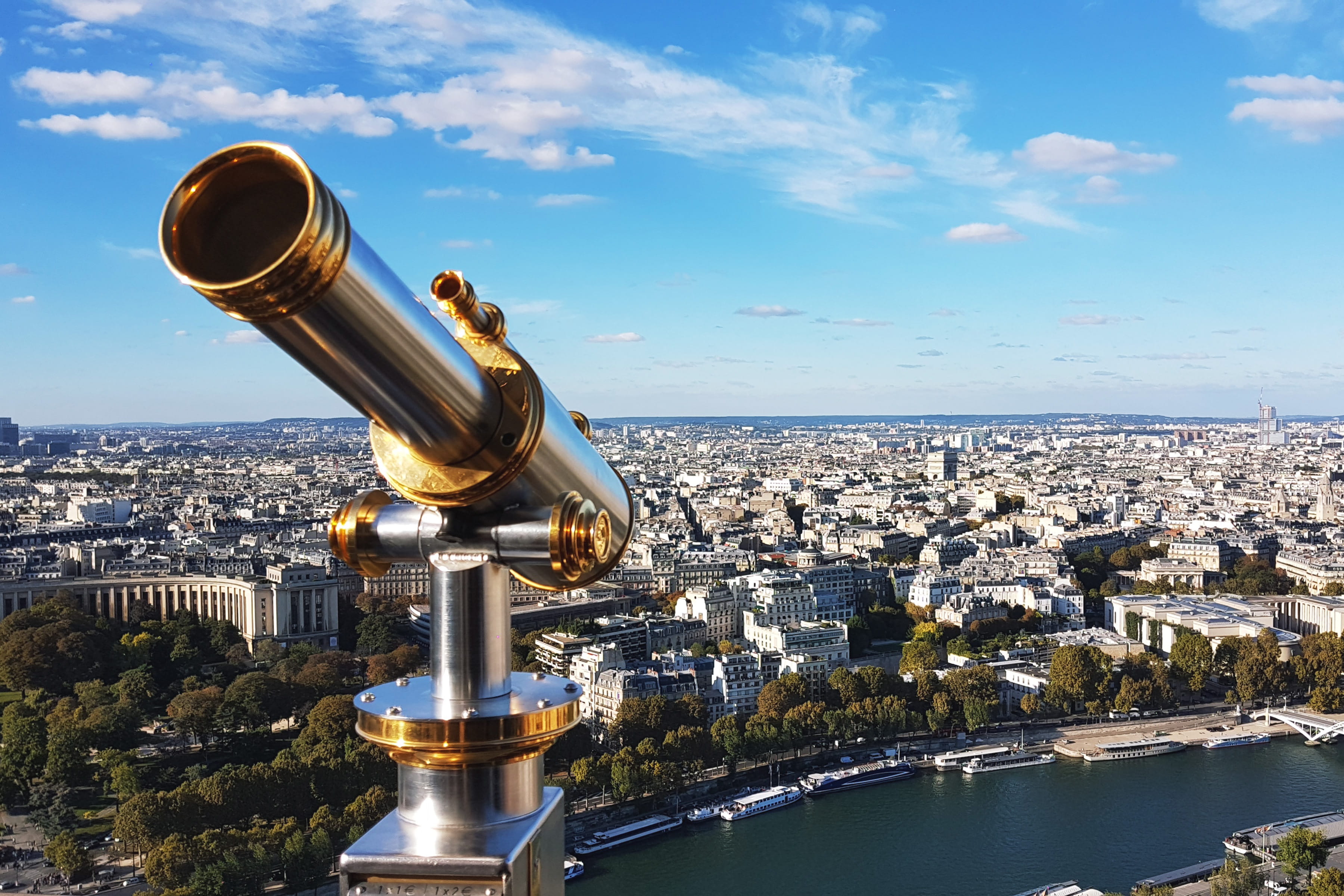 travel destinations, city and Urban, building exterior, sky, city, outdoors, 2K, crowd, binoculars, cityscape, water, residential district, paris, hand-held telescope, HD Wallpaper