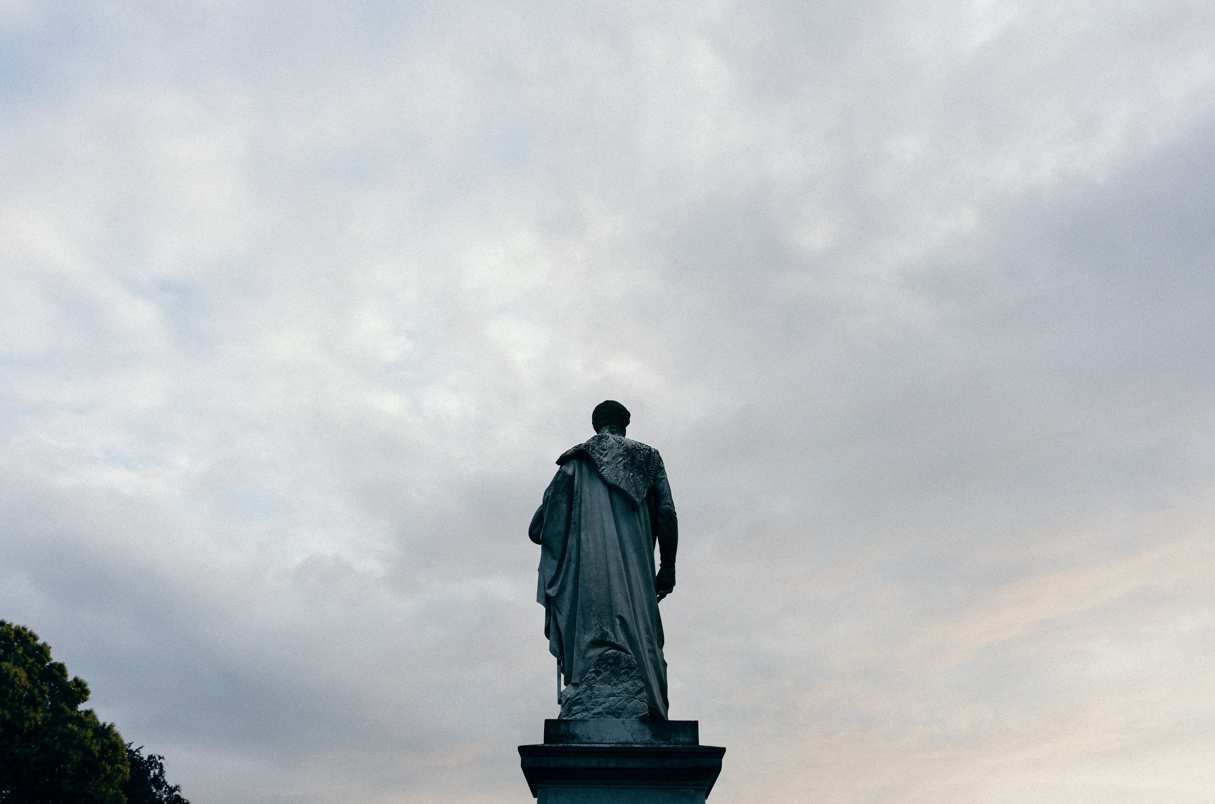 angel, architecture and Cityscape, fine art statue, arts and Entertainment, 4K, representation, craft, famous Place, creativity, memorial, cloud - sky, HD Wallpaper