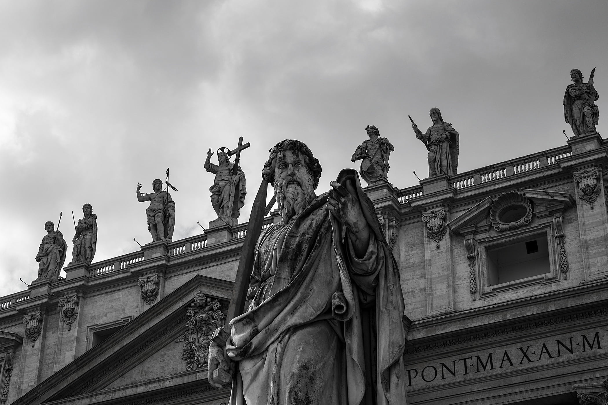 the past, man, monument, tourism, sky, outdoors, human representation, art and craft, 1080P, female likeness, architecture, clouds, gray, representation, HD Wallpaper