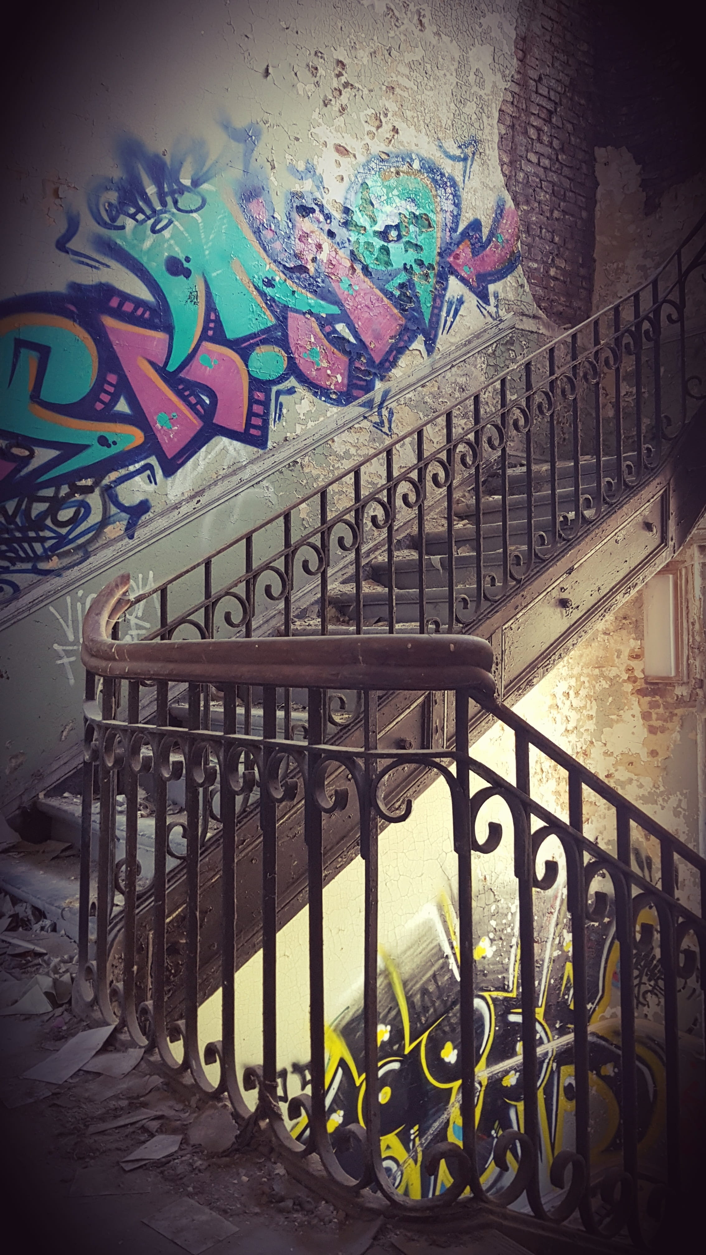 destruction, staircase, weird, old house, wall - building feature, mood, ruin, morbid, outdoors, creepy, text, graffiti, art and craft, metal, absence, Phone HD Wallpaper