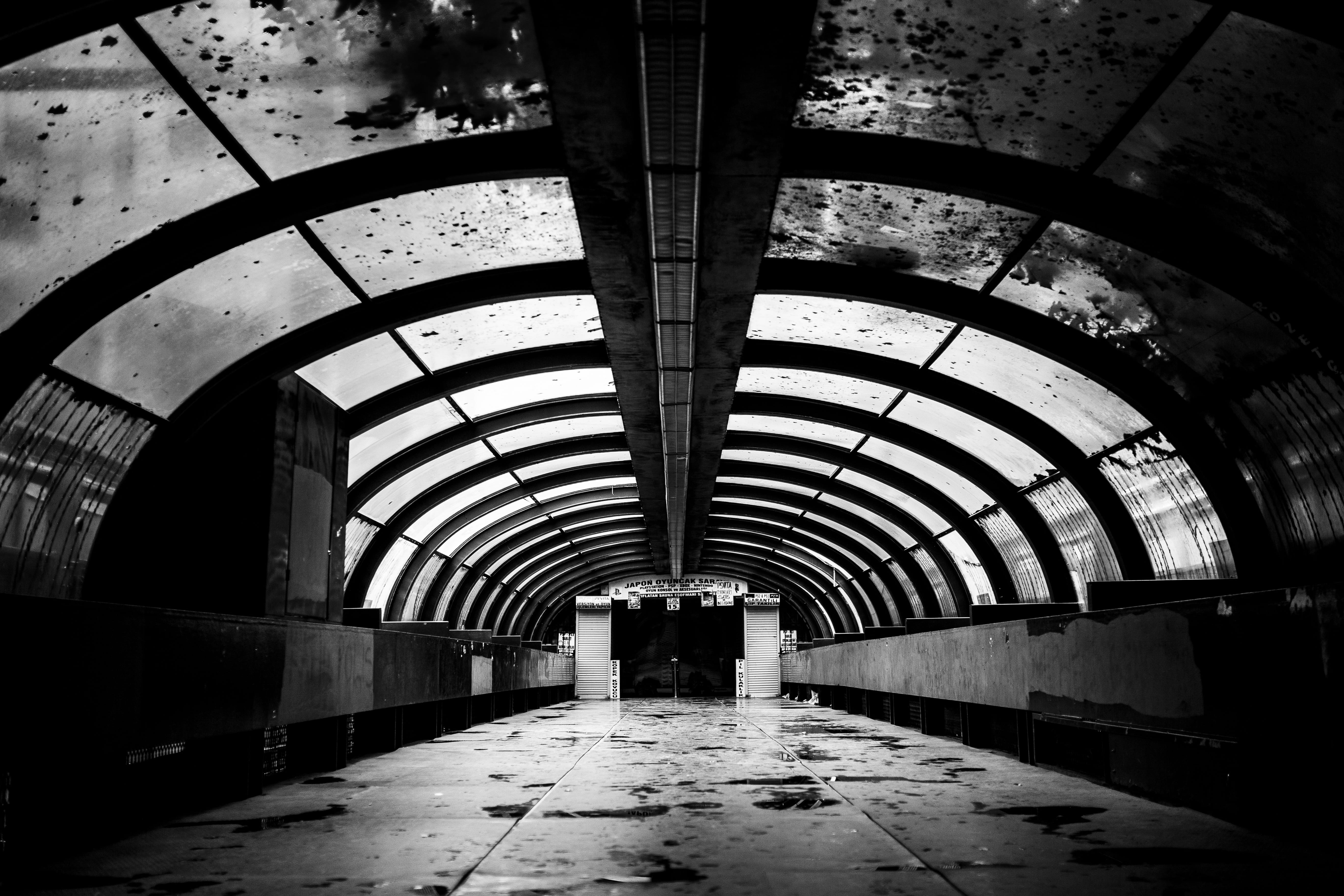 bridge, direction, horror, the way forward, no People, black And White, corridor, grayscale, arched, is empty, dirty, empty, shot, vanishing Point, arch, HD Wallpaper