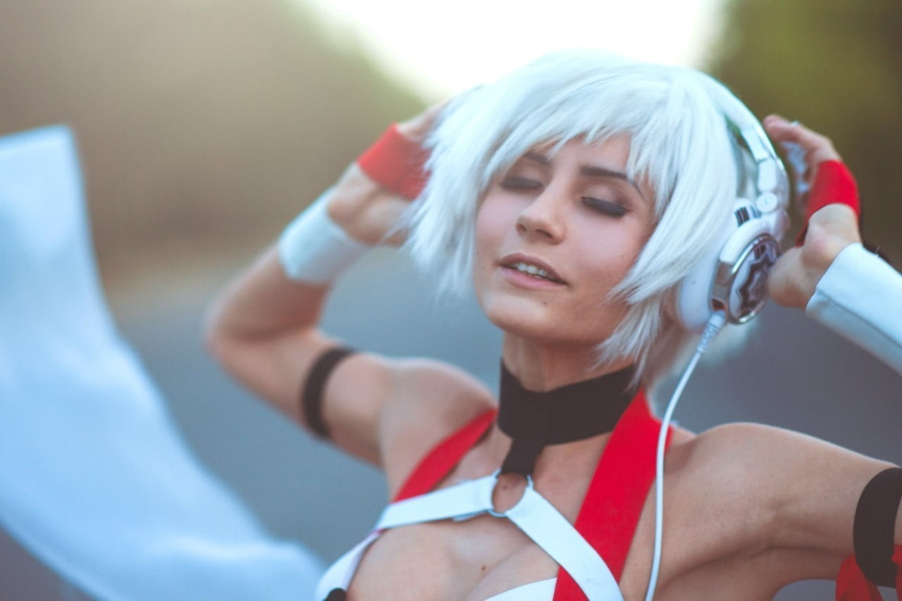 cosplay, one person, wigs, vitality, closed eyes, headshot, gray, exercising, 720P, determination, Julia Vlasova, hairstyle, portrait, clothing, corded, HD Wallpaper