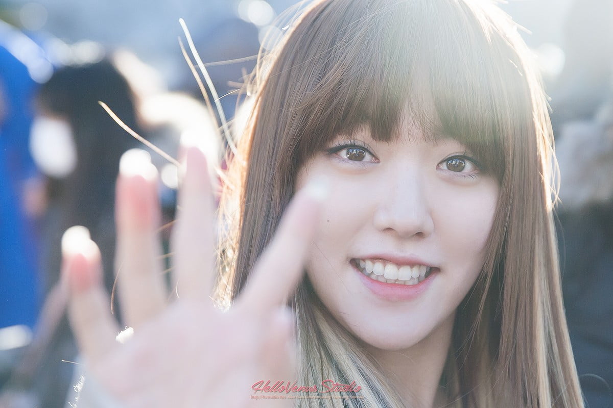 long hair, adult, Lime (HELLOVENUS), women, emotion, portrait, happiness, hairstyle, looking at camera, hair, close-up, one person, smiling, front view, HD Wallpaper