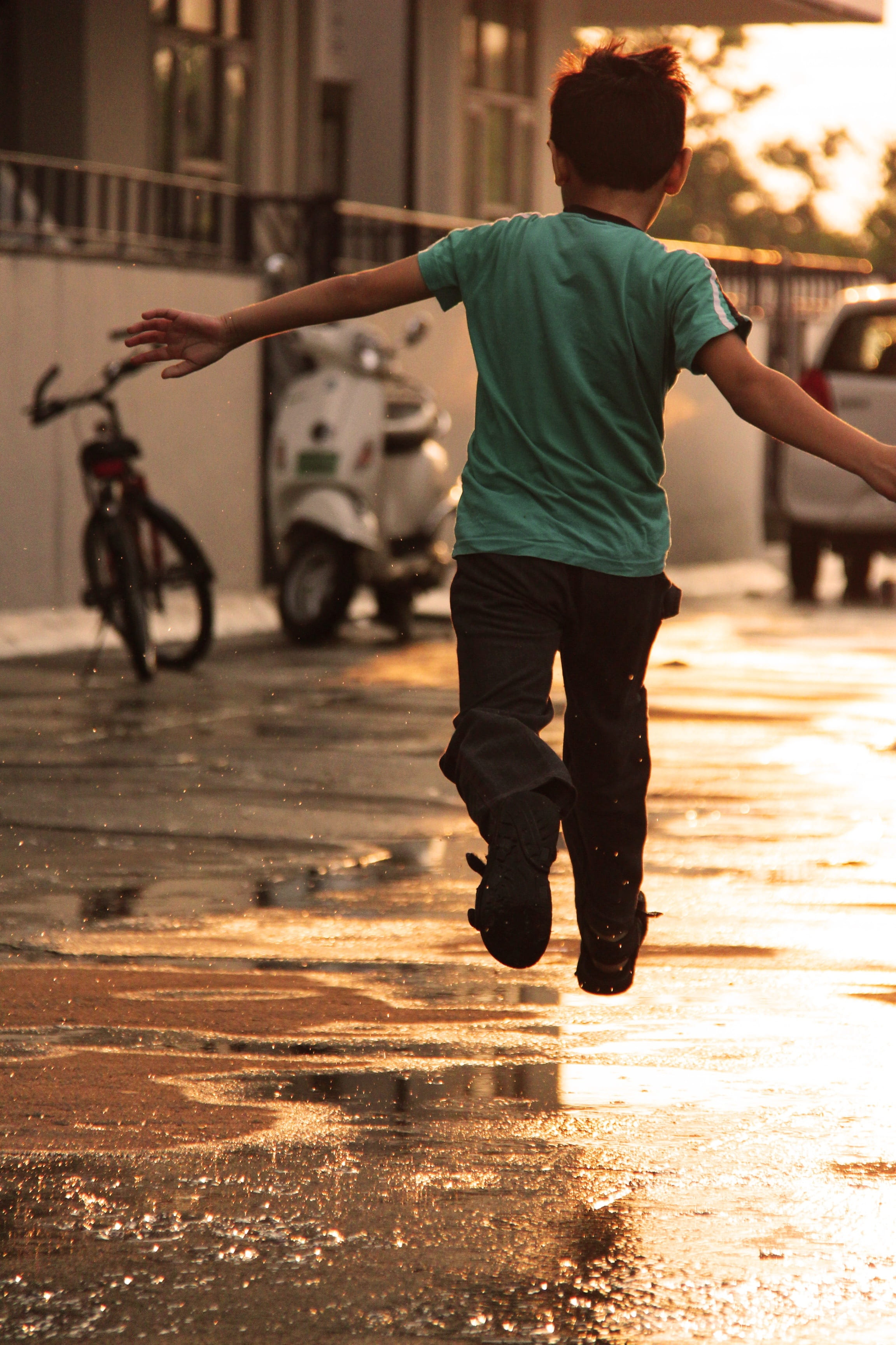 kid, leisure activity, joy, happy, sunny, males, outside, full length, family, lifestyles, rear view, mode of transportation, togetherness, black, jumping, Phone HD Wallpaper