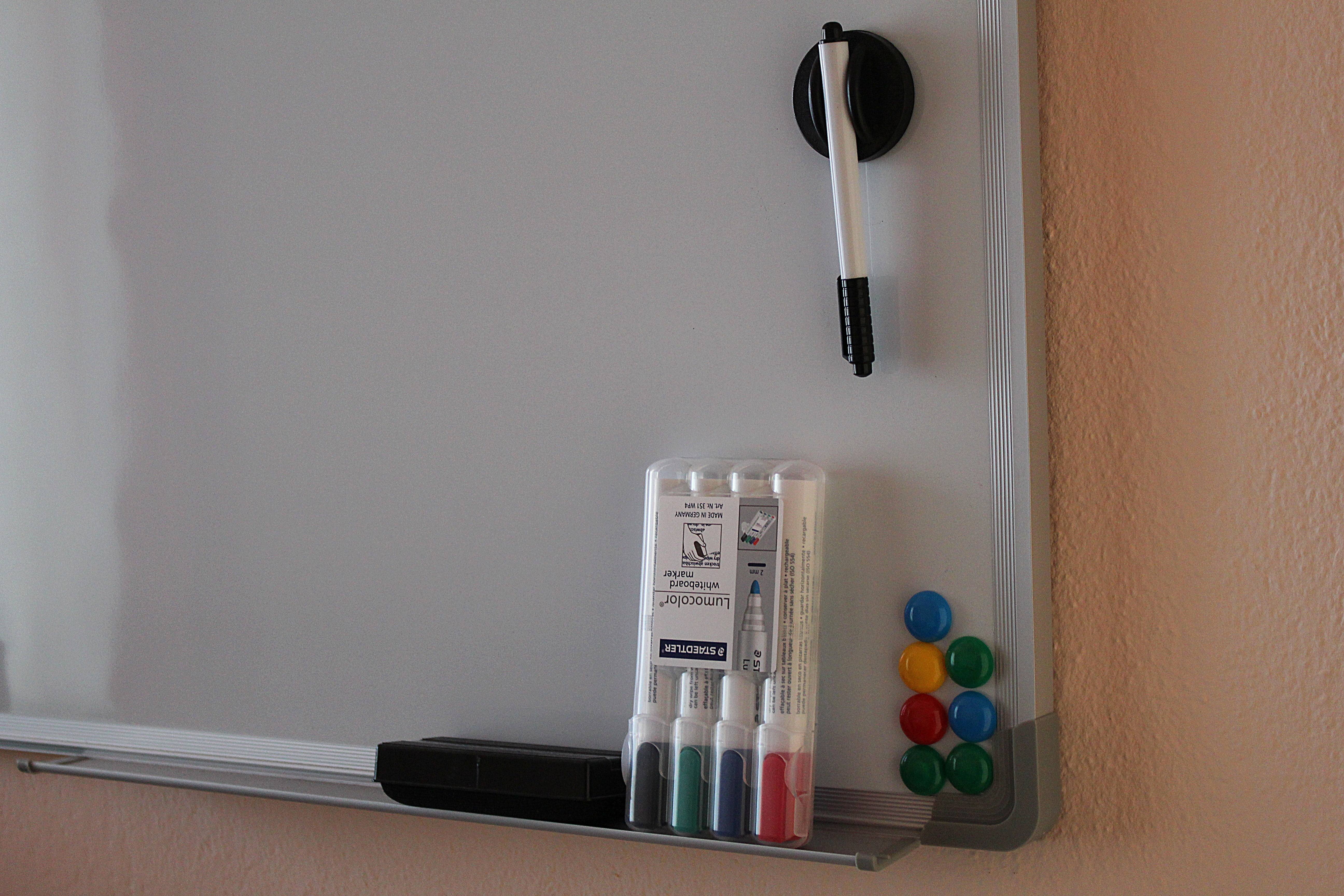 close-up, domestic room, multi colored, medicine, erase, table, magnets, 5K, magnetic board, day, choice, white, writing instrument, pen, whiteboard, indoors, HD Wallpaper
