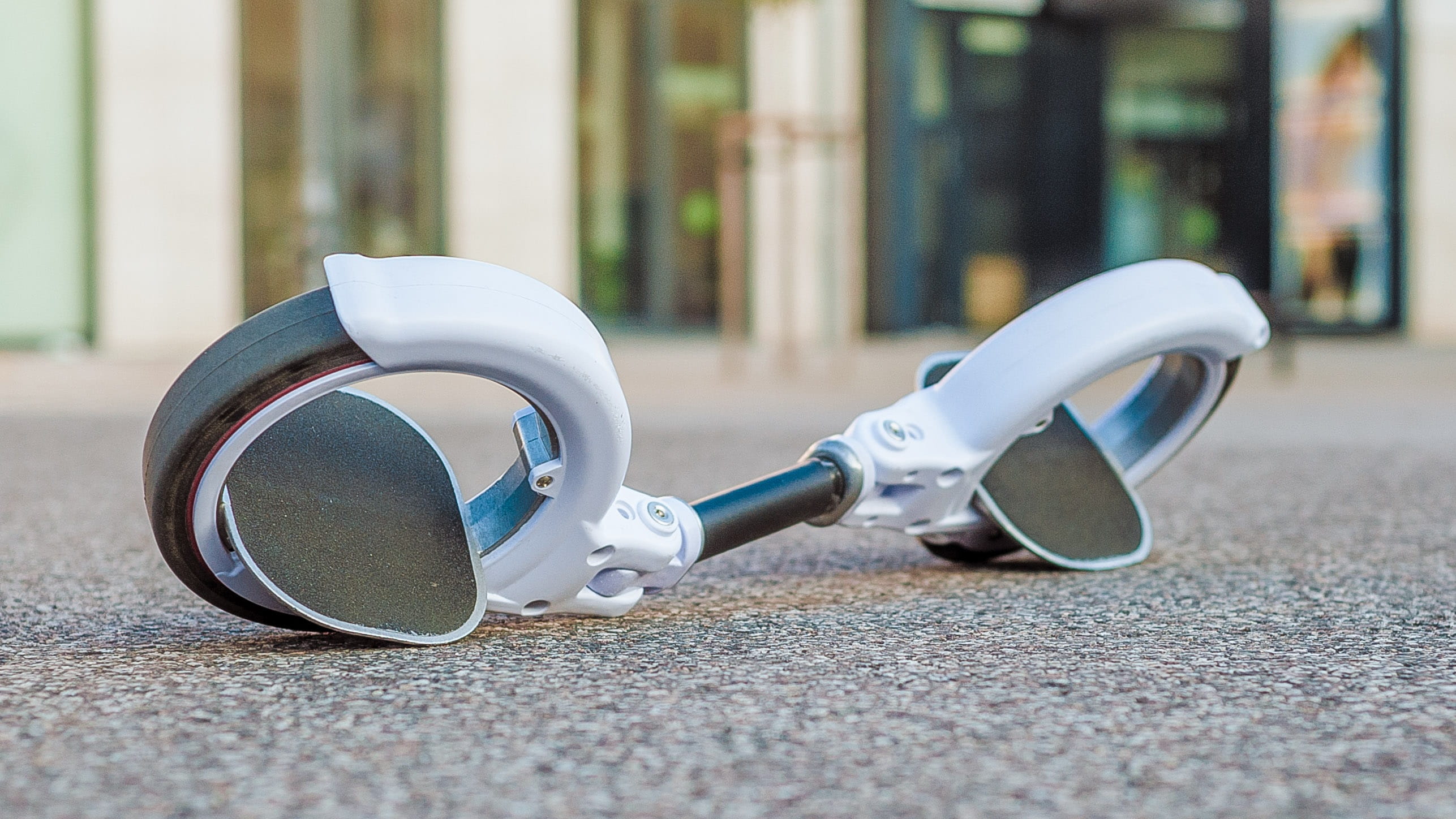 selective focus, communication, Cycle, building exterior, Sports Equipment, fitness equipment, gasoline, day, technology, equipment, silver colored, cycle board, HD Wallpaper
