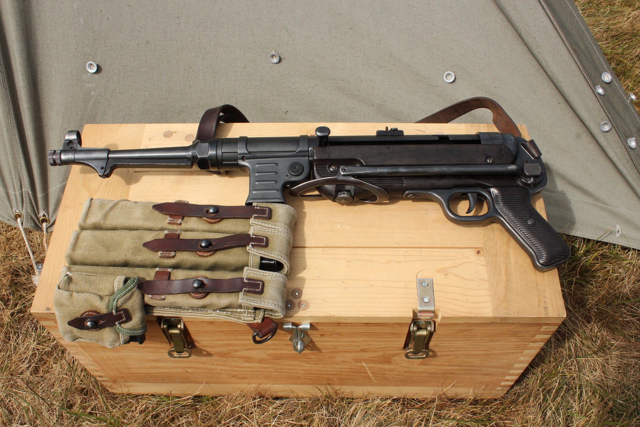 brown, danger, wood - material, armed Forces, black, luggage, military, Second, shooting A Weapon, target Shooting, handgun, war, still life, carpentry, HD Wallpaper