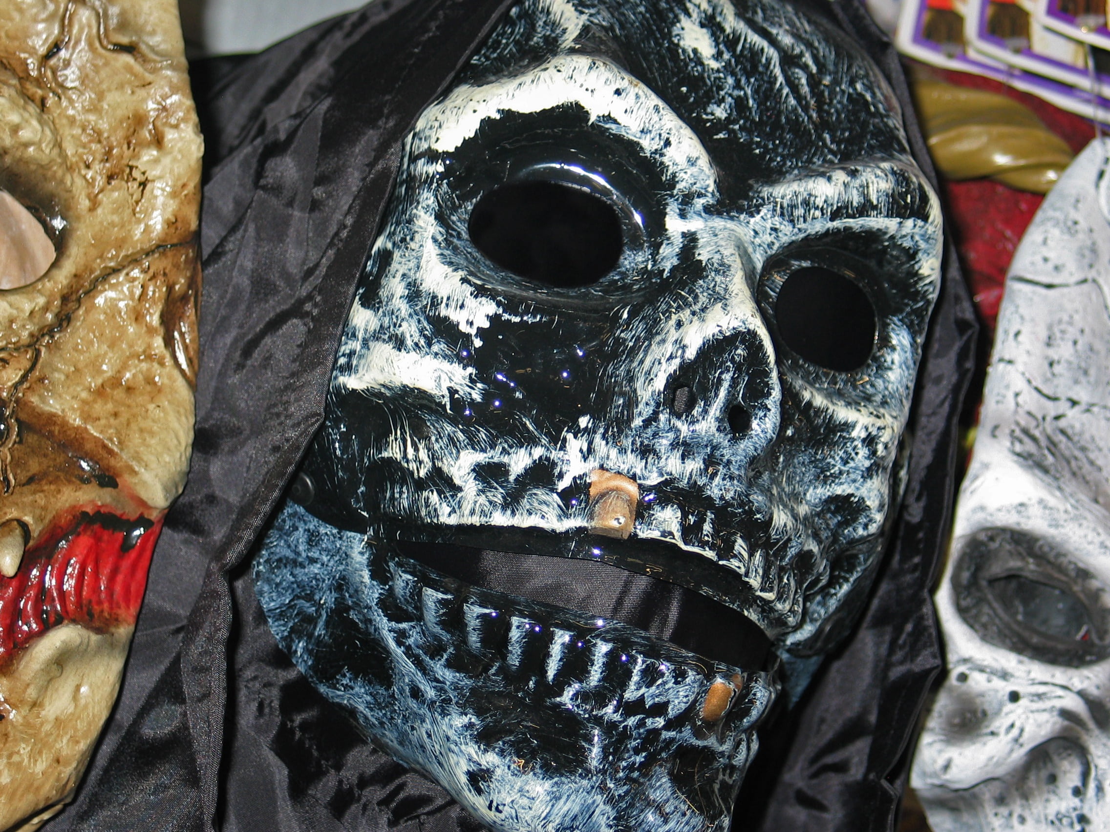 shudder, weird, high angle view, horror film, art and craft, still life, tooth, cold temperature, close-up, costume, exciting, halloween, terrified, human representation, HD Wallpaper