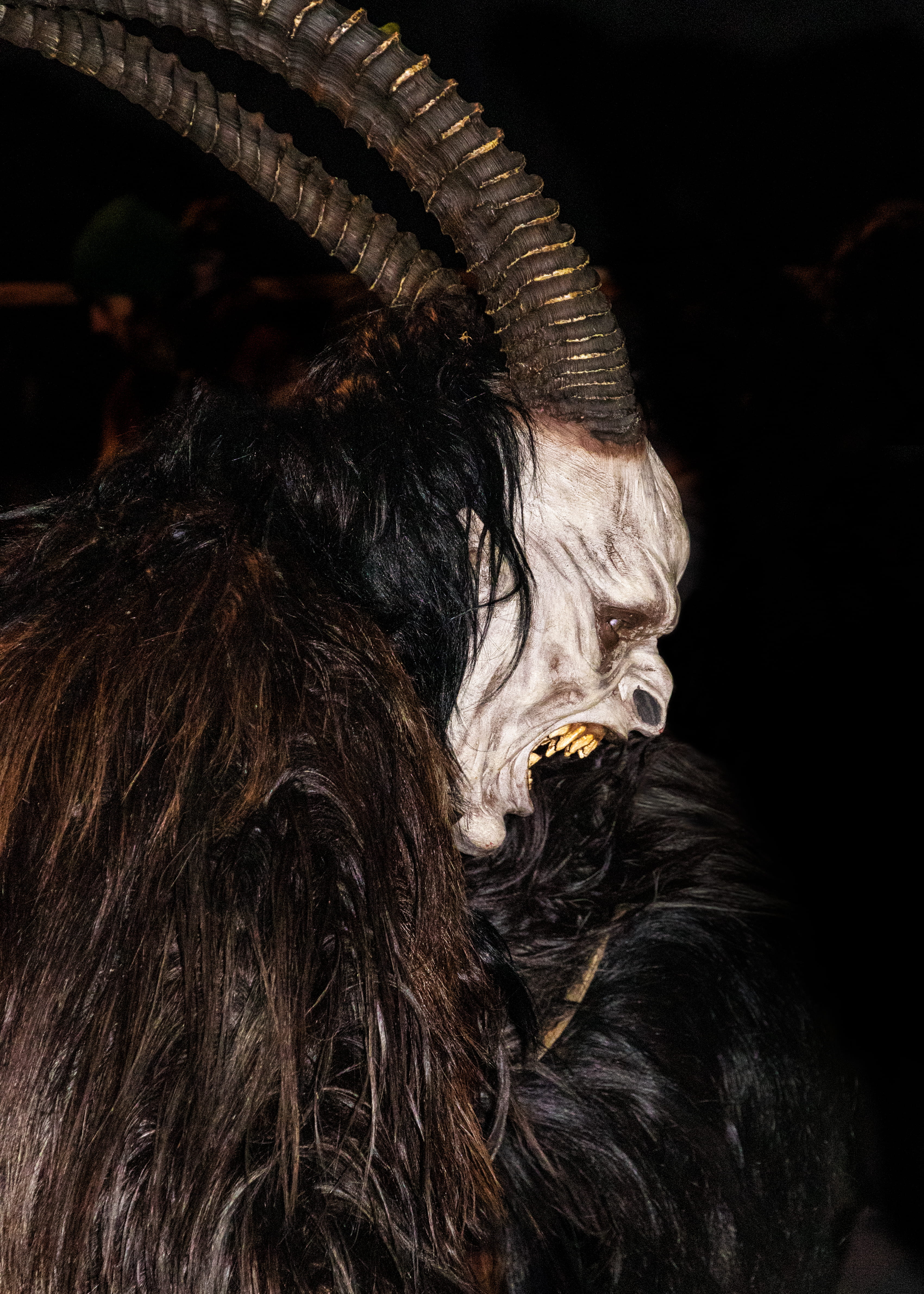 mask, creepy, animals in the wild, animal wildlife, horned, animal body part, animal mouth, domestic animals, no people, portrait, animal head, aggression, Phone HD Wallpaper