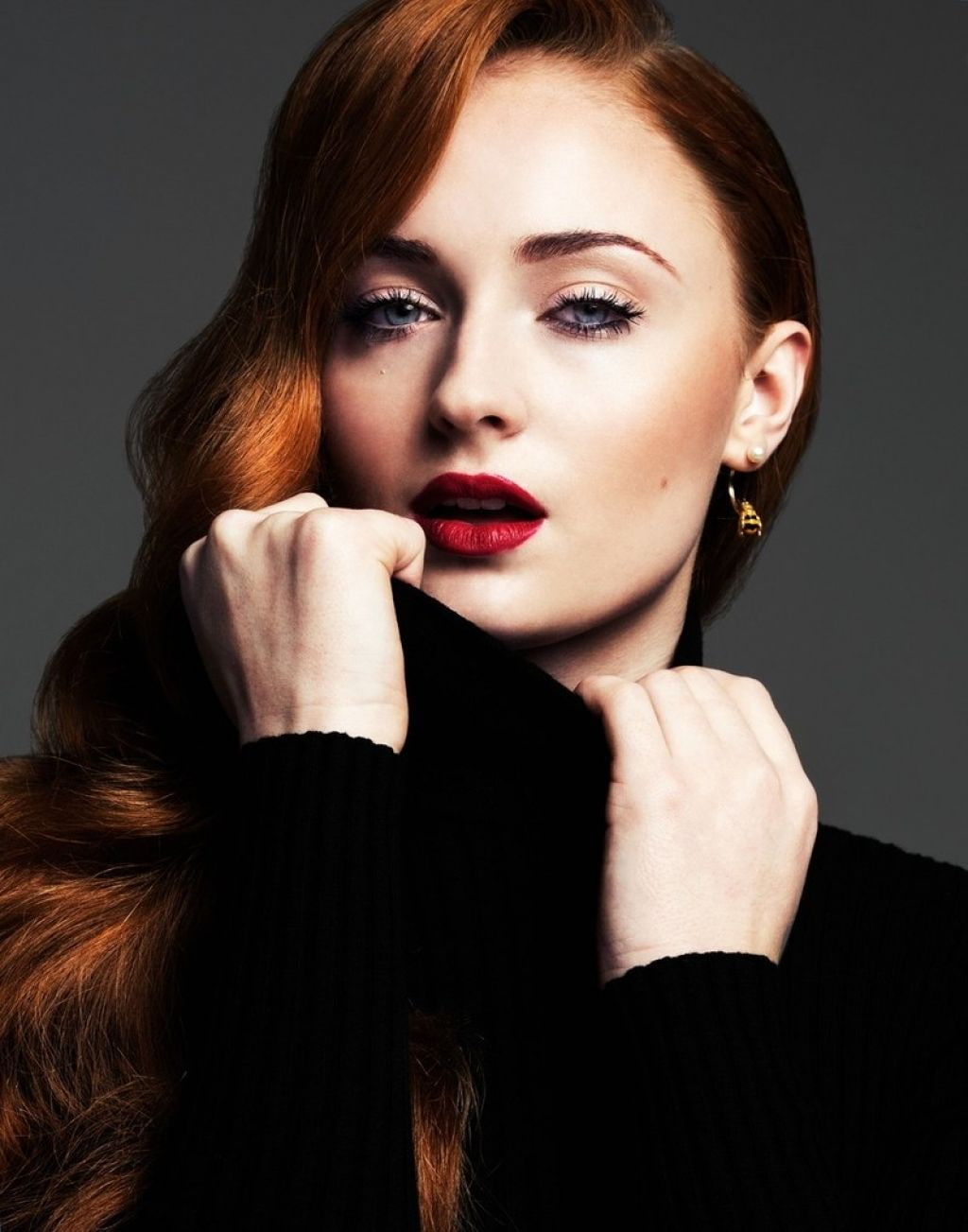 red lipstick, beauty, human body part, young adult, 720P, women, beautiful woman, human hair, glamour, modern, portrait, body part, headshot, studio shot, Phone HD Wallpaper