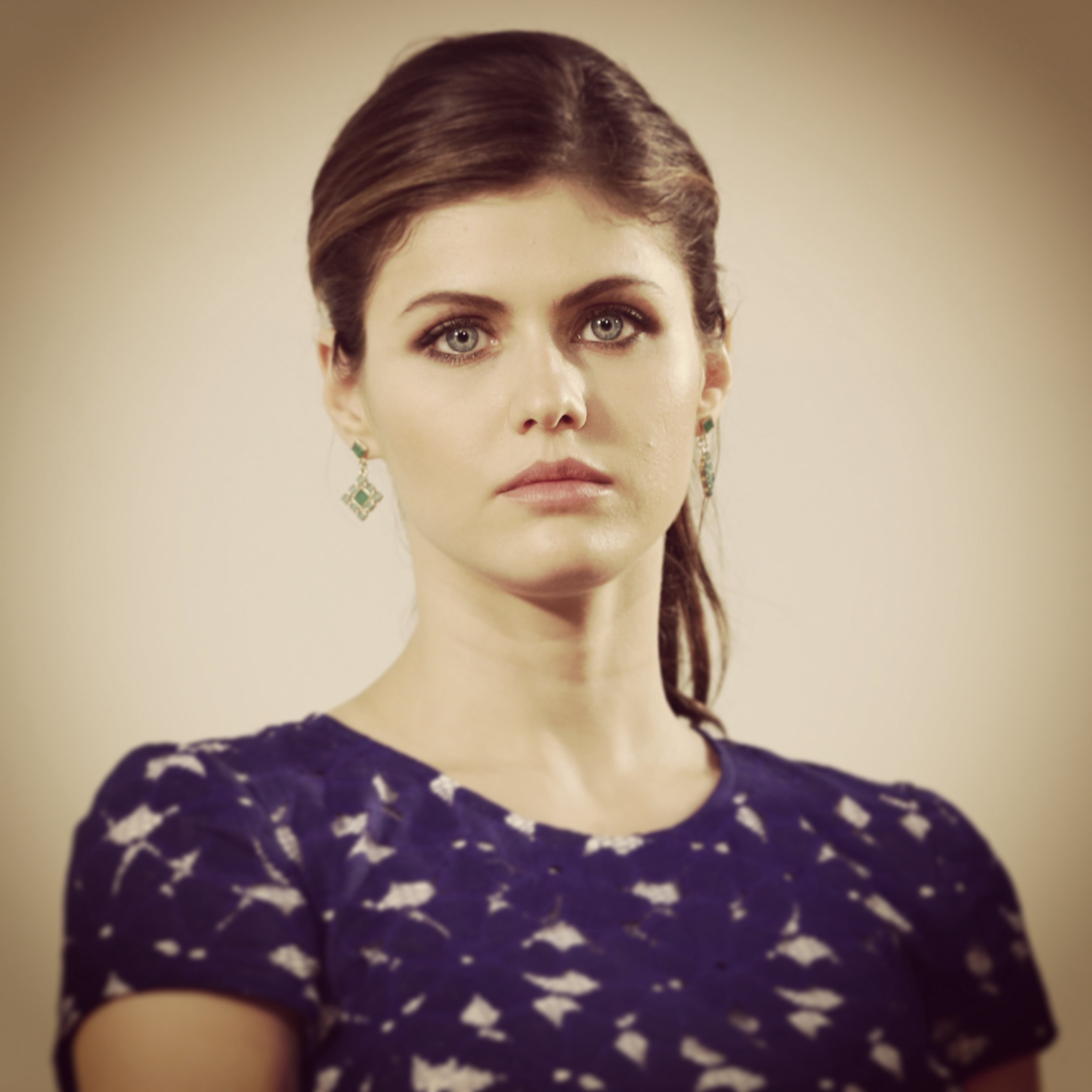 fashion, indoors, front view, women, headshot, adult, beauty, brown hair, looking at viewer, colored background, Alexandra Daddario, beautiful woman, one person, Phone HD Wallpaper