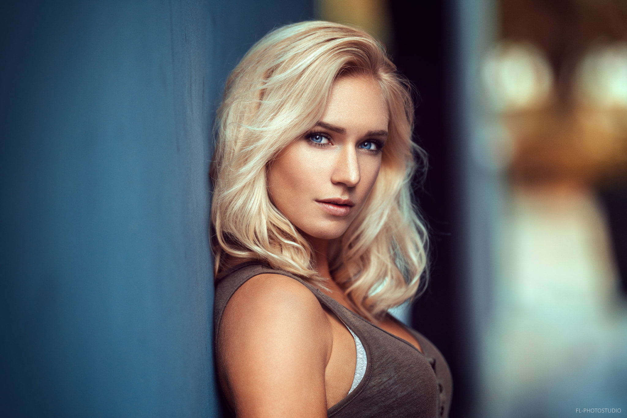 looking at camera, contemplation, Eva Mikulski, beautiful people, young women, hairstyle, depression - sadness, adult, headshot, hair, standing, blonde, HD Wallpaper