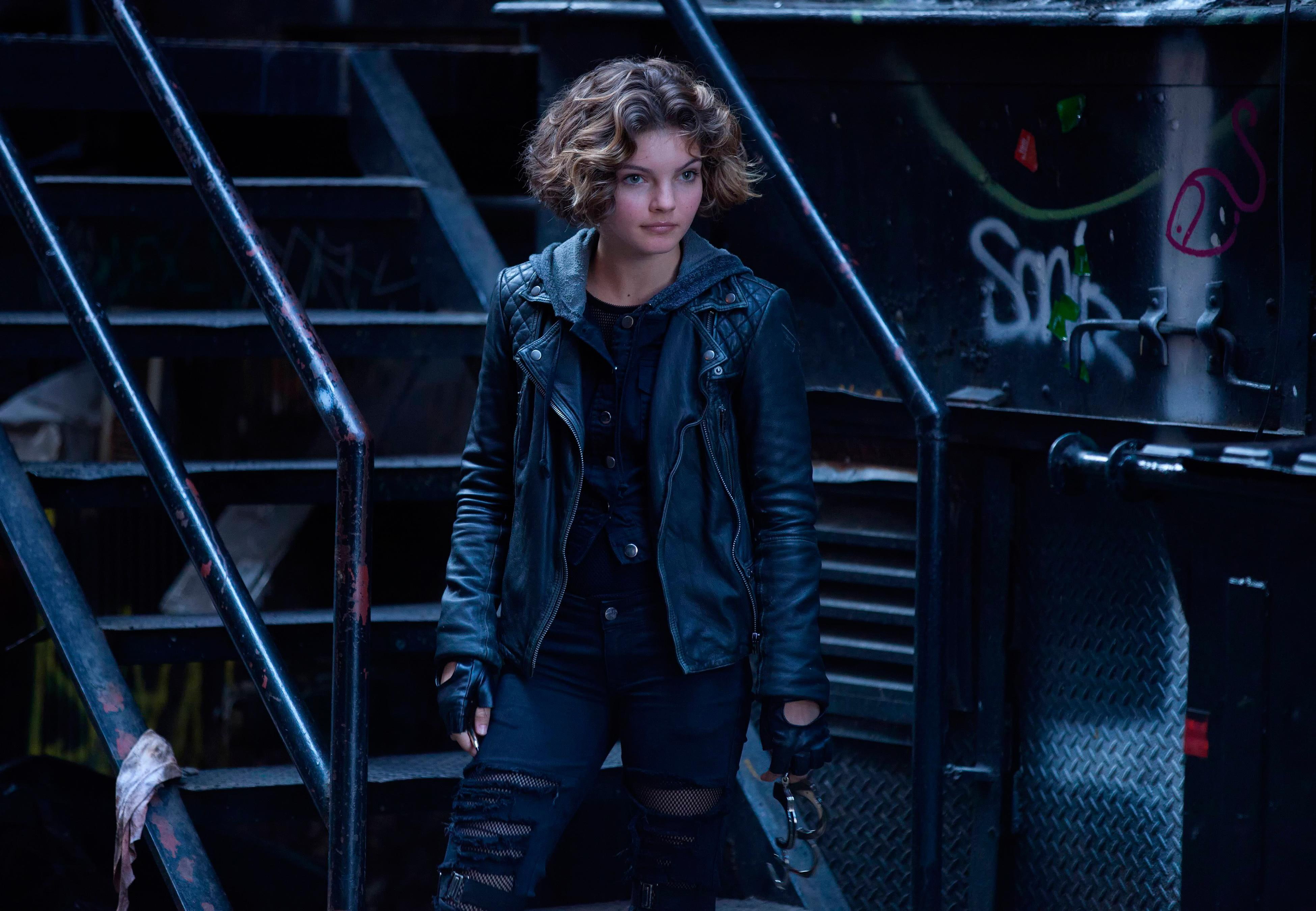 camren, distressed, selina kyle, leather, jeans, kyle, gotham, bicondova, 4K, black, selina, blue, skinny, jacket, camren bicondova, HD Wallpaper