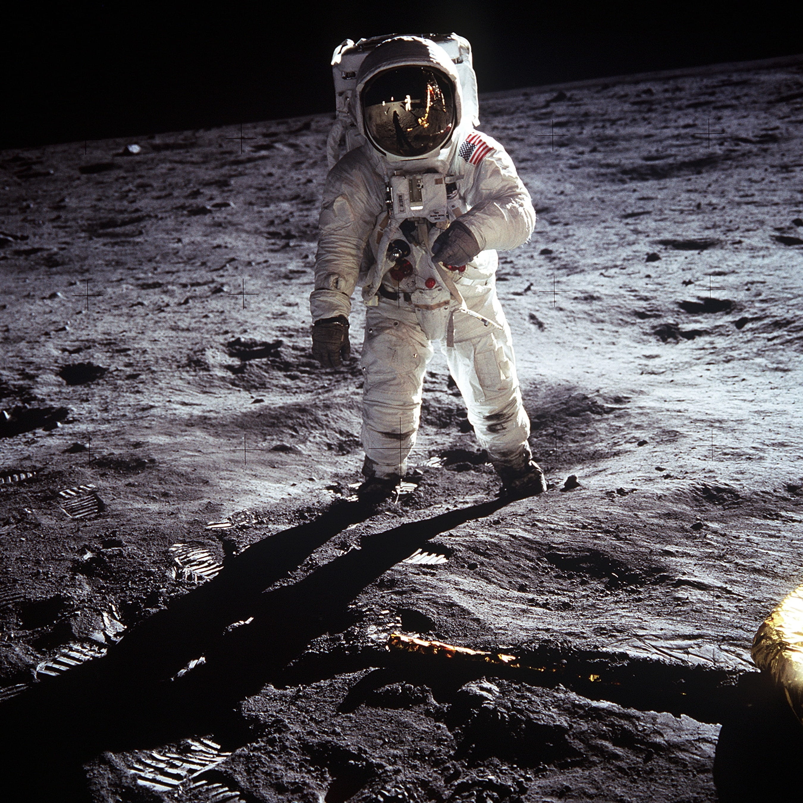 landing, lunar surface, work helmet, suit, headwear, moon, lunar, adventure, outdoors, exploration, apollo, people, spacesuit, 2K, man, unrecognizable person, Phone HD Wallpaper