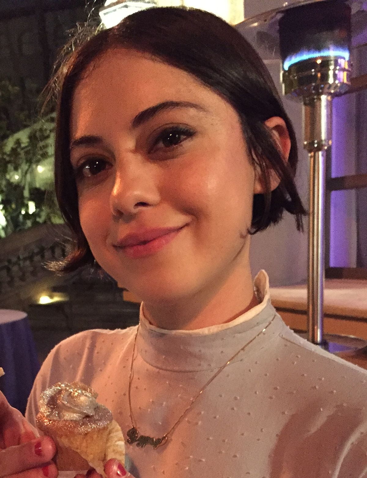 720P, Rosa Salazar, The Maze Runner, Good Crazy, Alita: Battle Angel, Phone HD Wallpaper