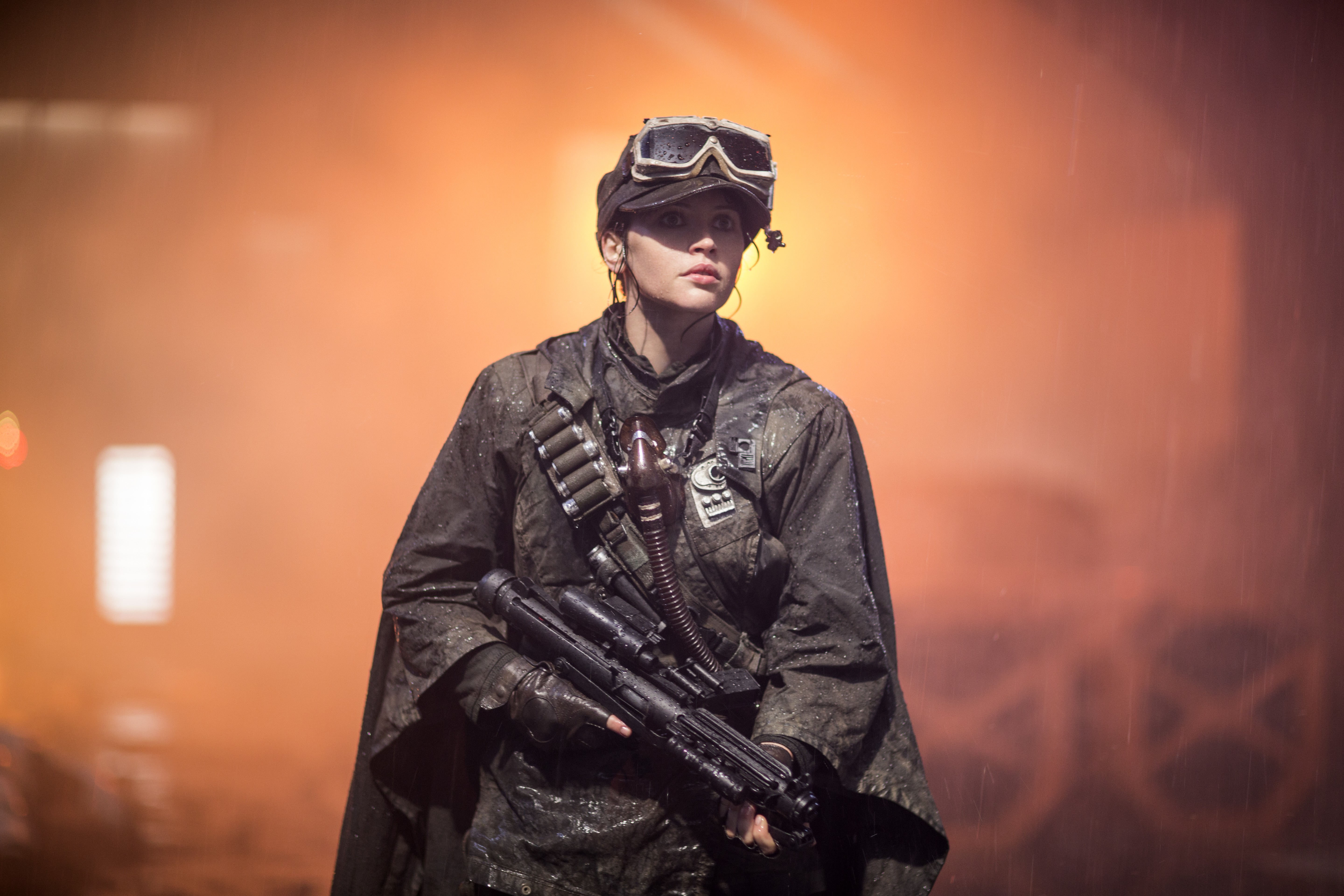 focus, Felicity Jones, 5K, holding, 5K, Rogue One: A Star Wars Story, Jyn Erso, rifle, woman, photo, HD Wallpaper