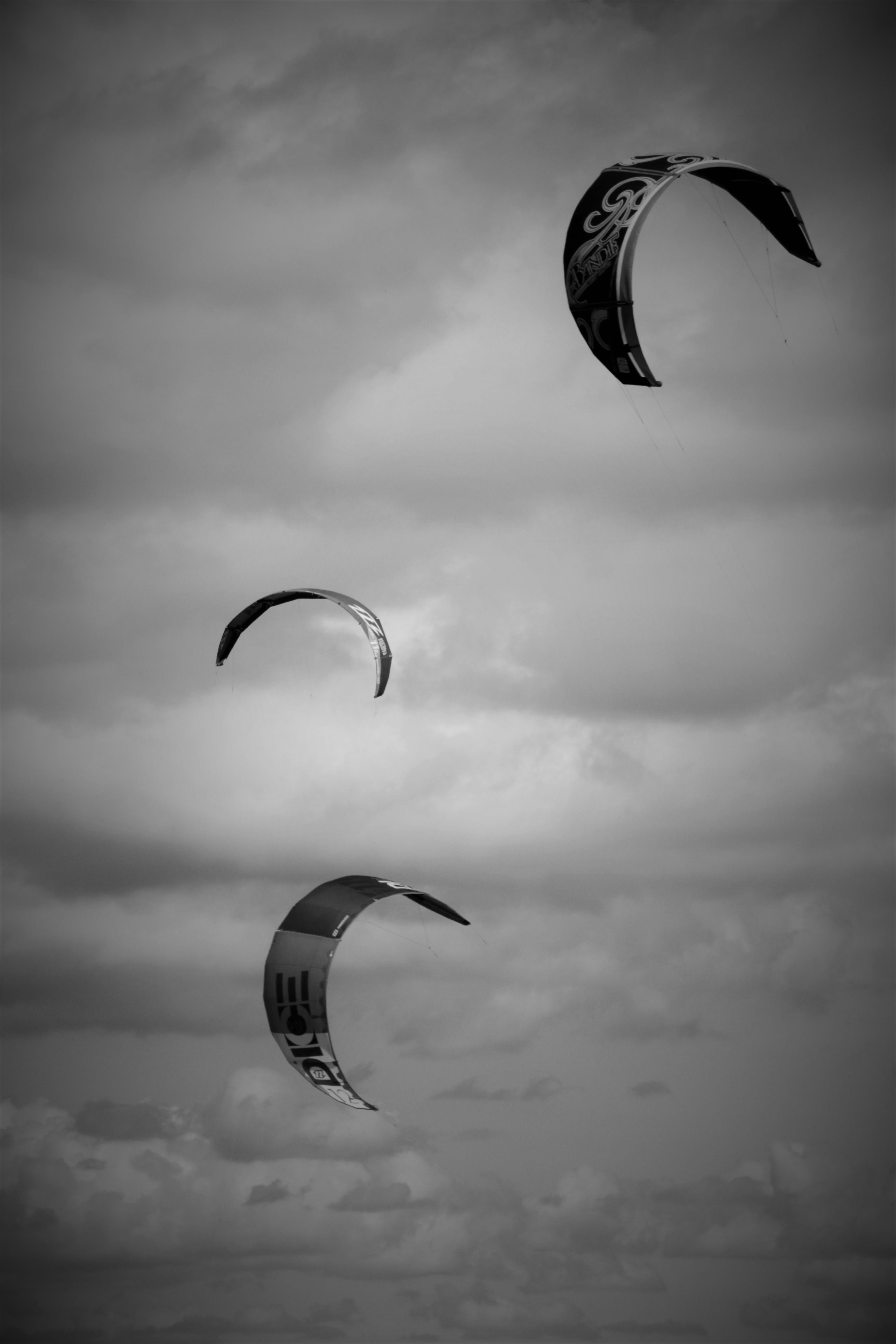 one person, holiday, cloud - sky, extreme sports, nature, gliding, lifestyles, Vela, Sea, adventure, unrecognizable person, real people, freedom, leisure activity, Phone HD Wallpaper