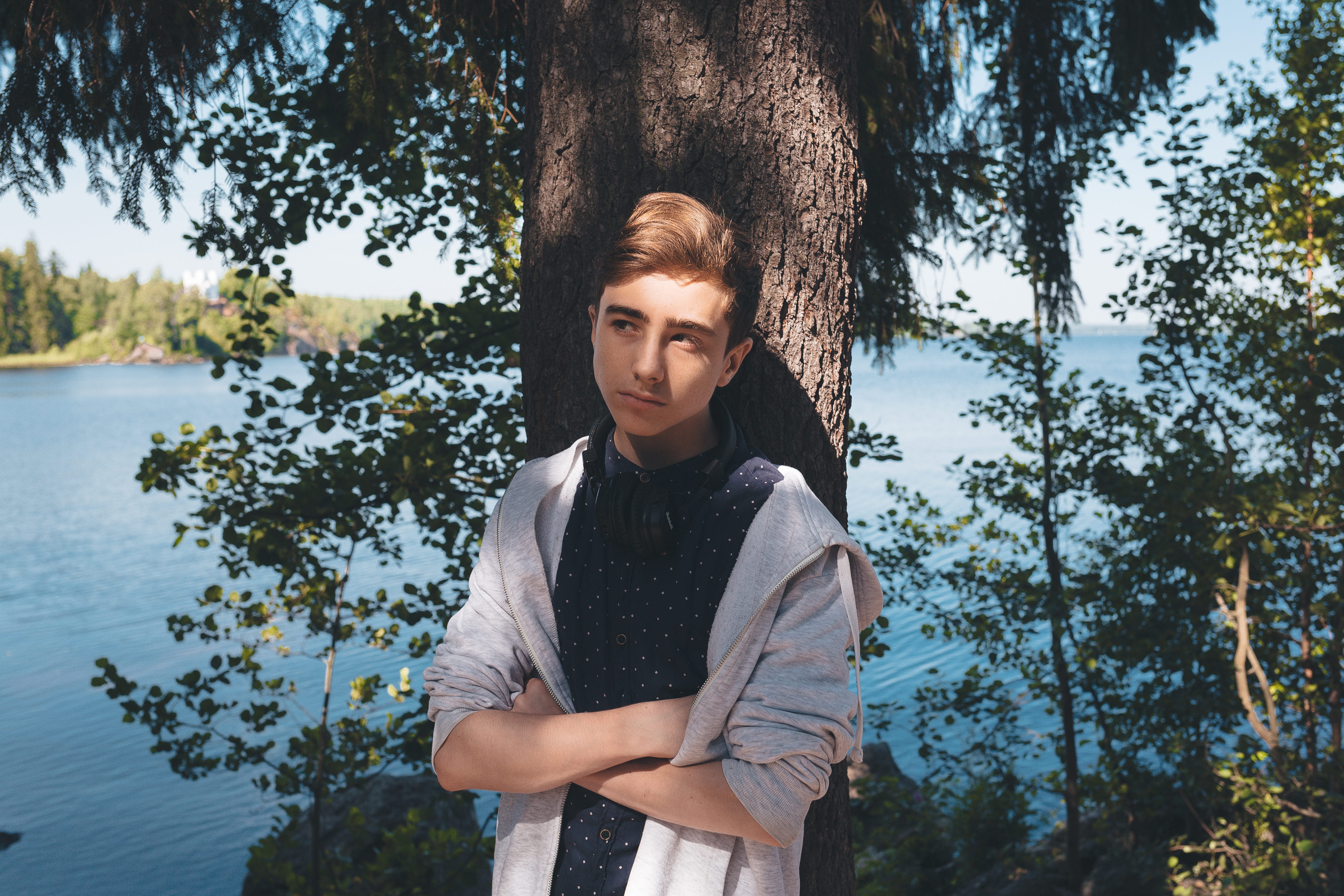 contemplation, leisure activity, lake, trees, forest, coast, outdoors, trunk, explorer, plant, finnish lakeland, day, tree, emotion, casual clothing, bay area, HD Wallpaper