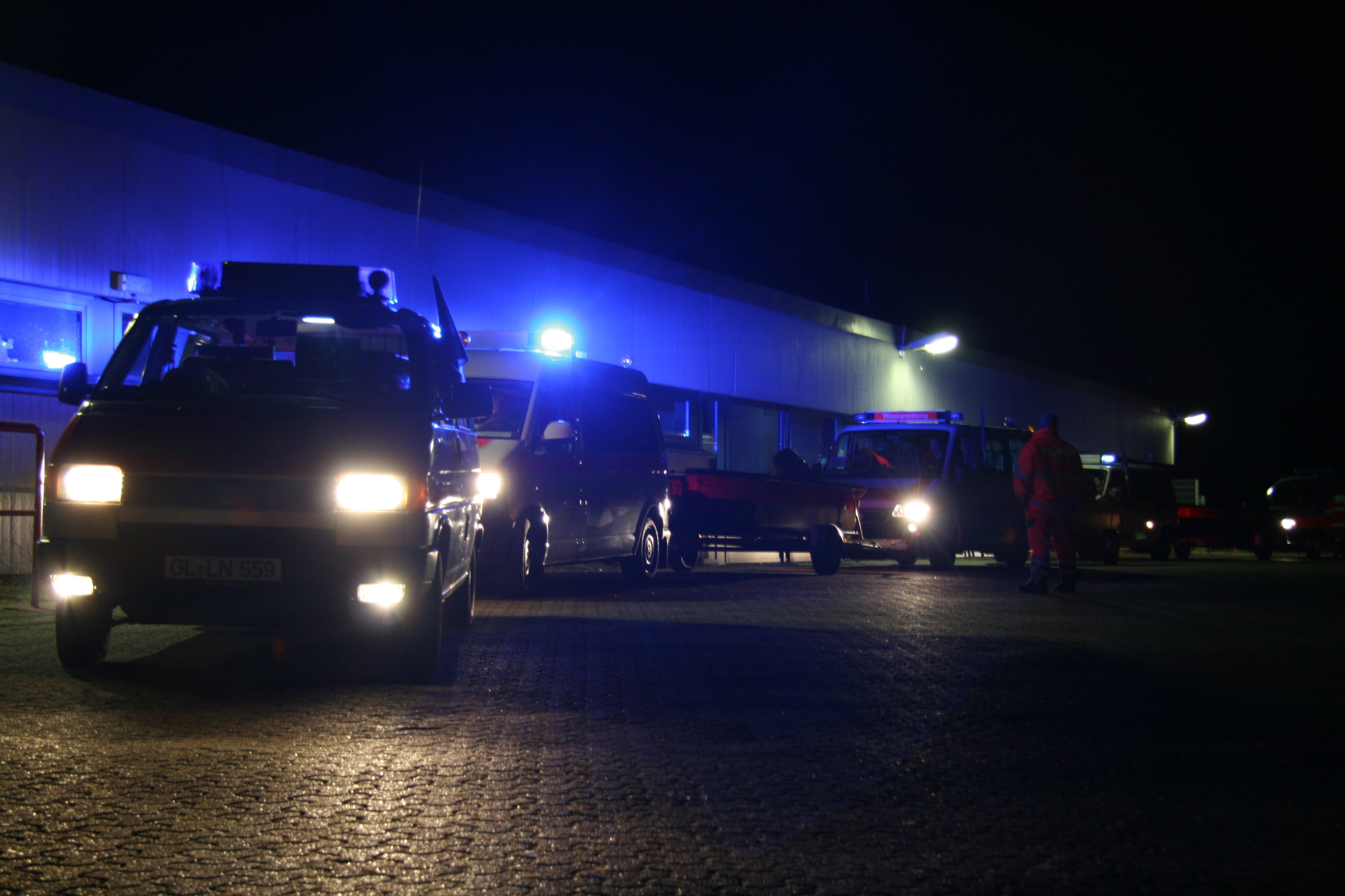commercial land vehicle, civil protection, fire, mode of transportation, outdoors, use, emergency, no people, industry, motor vehicle, disaster, auto, business, HD Wallpaper