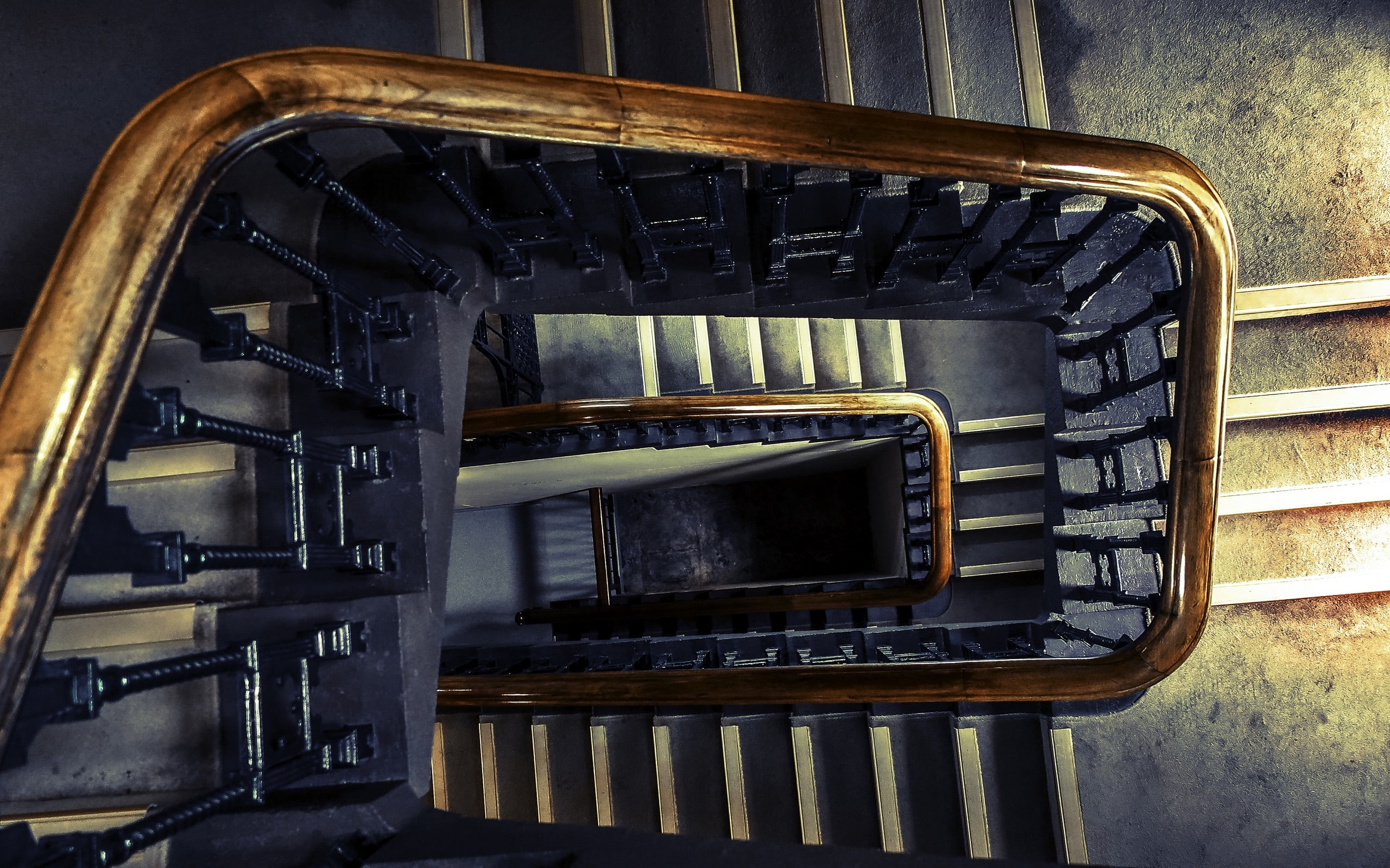 day, building, wall - building feature, indoors, architecture, staircase, 2K, wood - material, high angle view, hd, cities, spiral, photography, steps and staircases, HD Wallpaper