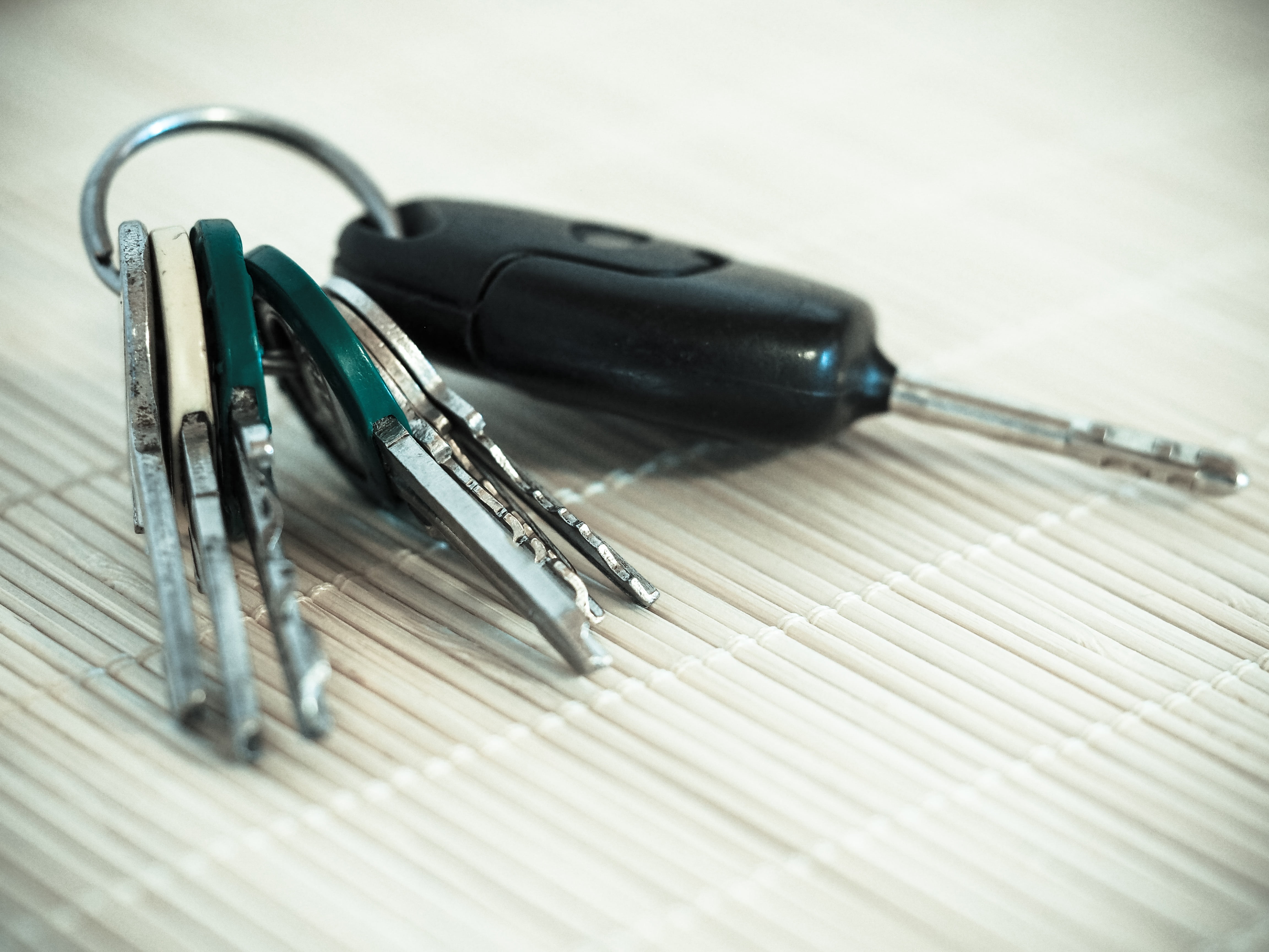 equipment, federal government, office supply, house keys, indoors, door, garage key, technology, nib, home, 4K, fountain pen, table, old, studio shot, HD Wallpaper