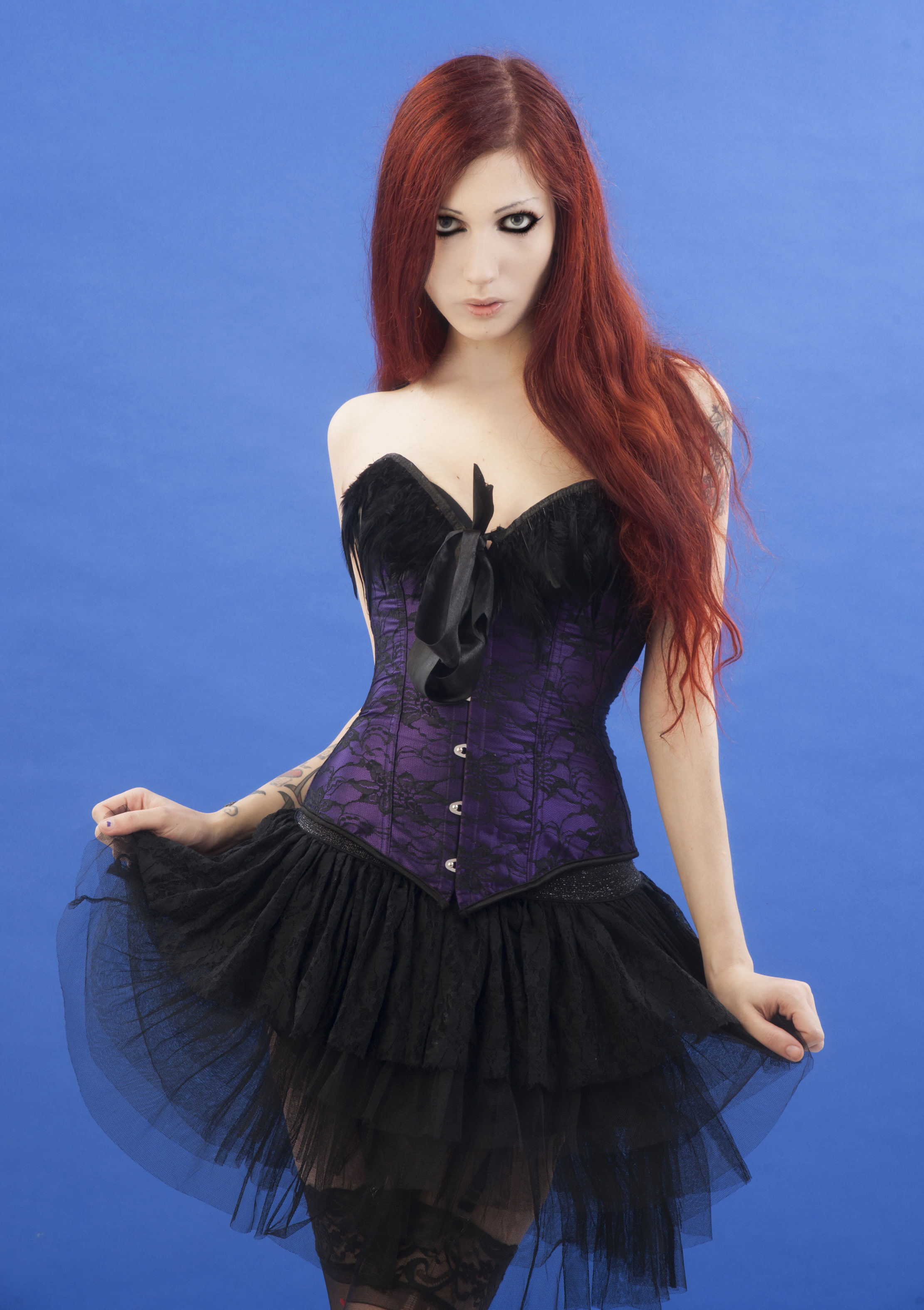 goths, hairstyle, dress, dyed red hair, elegance, studio shot, beautiful woman, purple, redhead, fashion, adult, human hair, blue background, women, looking at camera, Phone HD Wallpaper