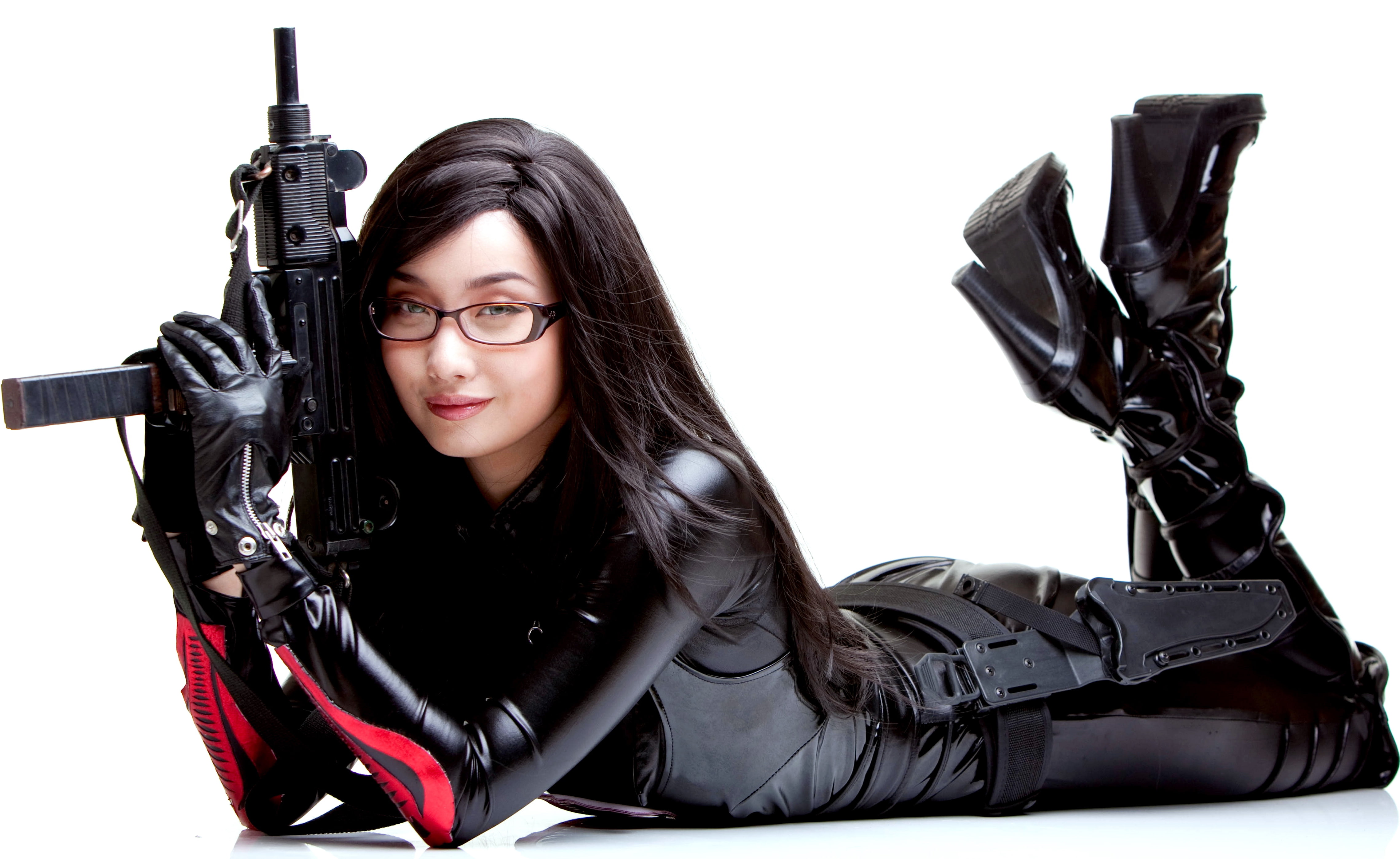 weapons, ultrasound, 4K, shiny, trunk, Asian, background, white, stylish, model, clothes, lips, heels, latex, hair, nice, posing, leather, ready, catsuit, HD Wallpaper