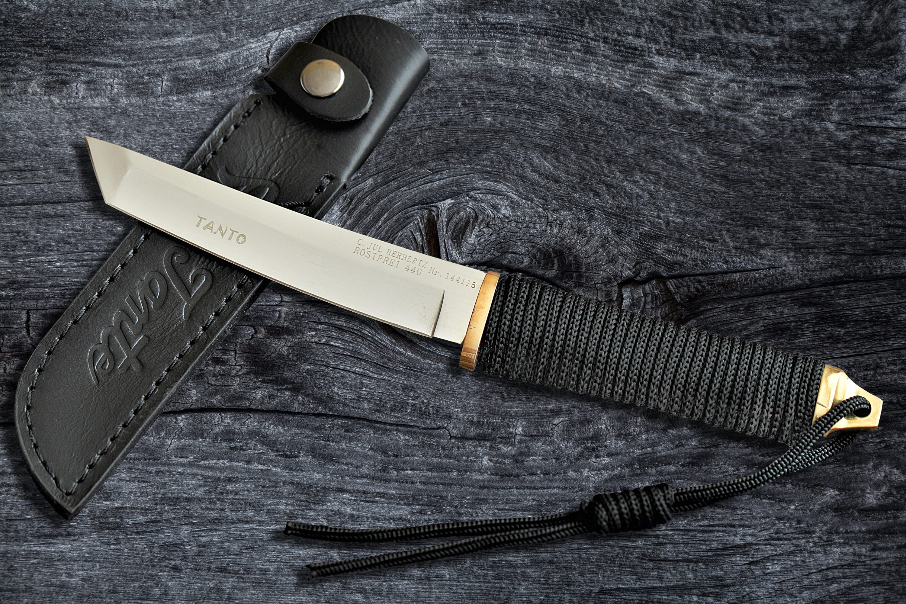 high angle view, 2K, textile, casual clothing, knife - weapon, wood - material, communication, close-up, weapon, equipment, tanto, table, surface, fashion, HD Wallpaper