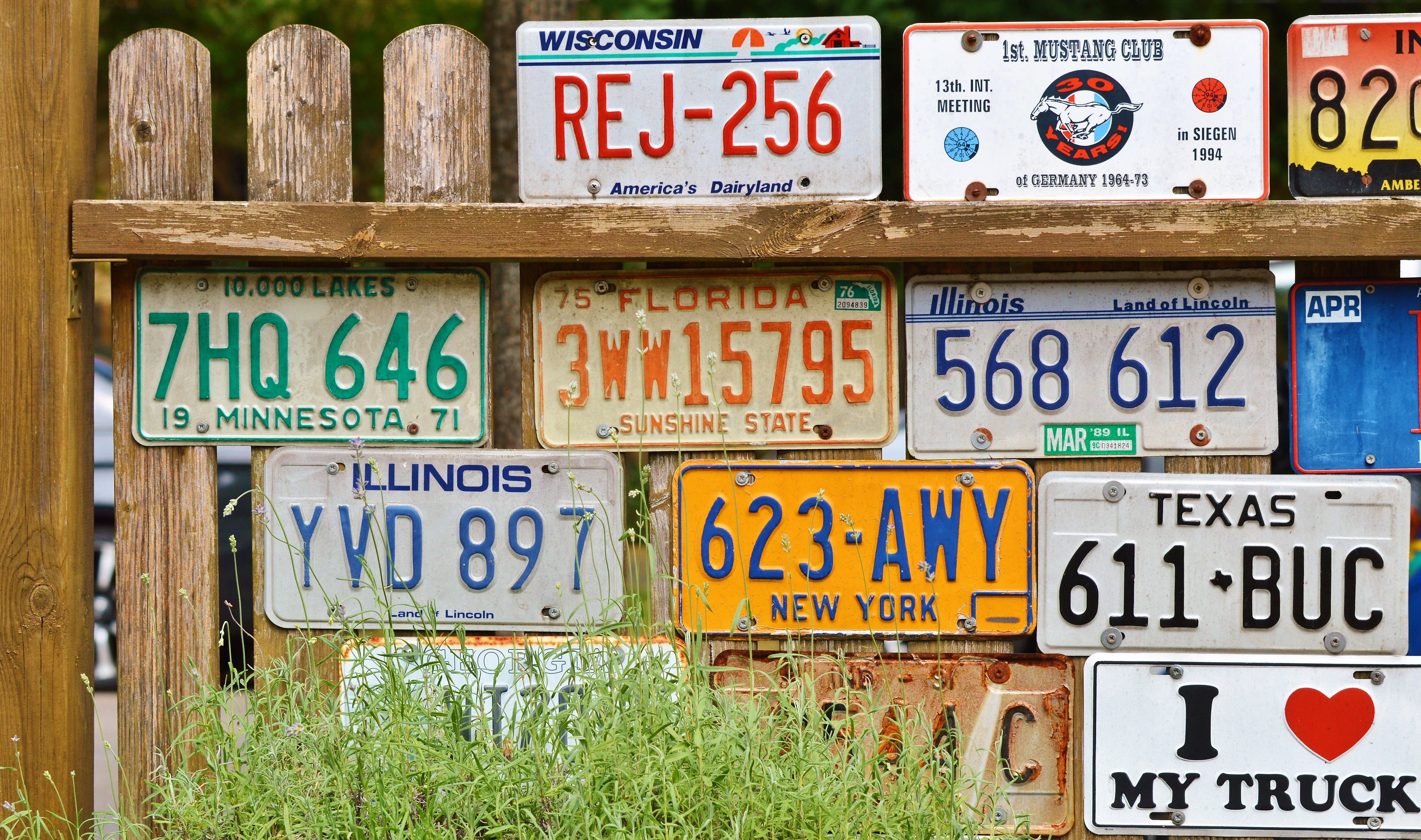 architecture, Car, fence, variation, information, market, healthcare and medicine, License Plate, information sign, license, multi colored, weathered, Shield, HD Wallpaper