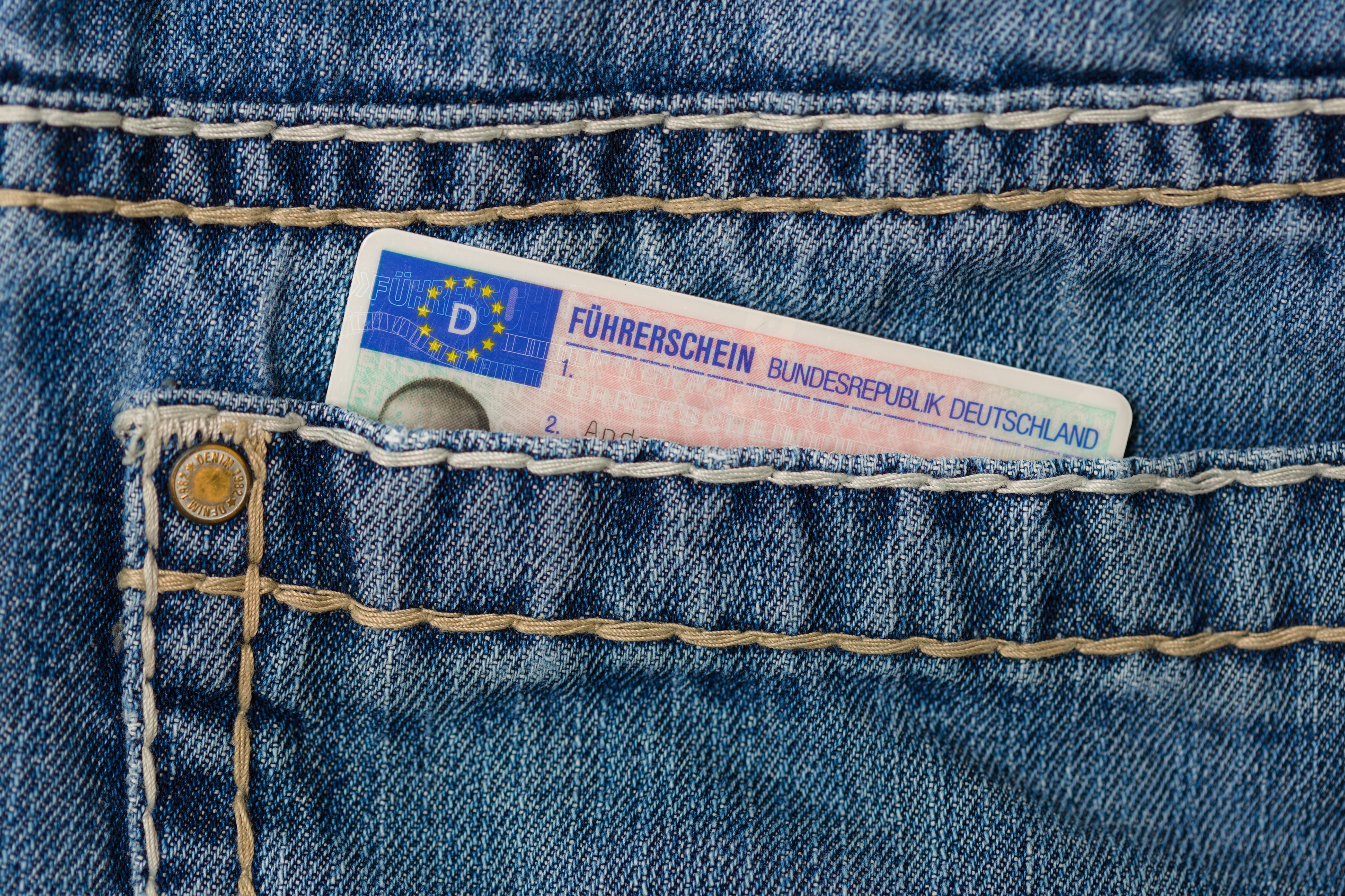 5K, driving instructor, currency, indoors, textile, no people, text, savings, driving school, jeans, traffic, backgrounds, control, wealth, driving lessons, HD Wallpaper