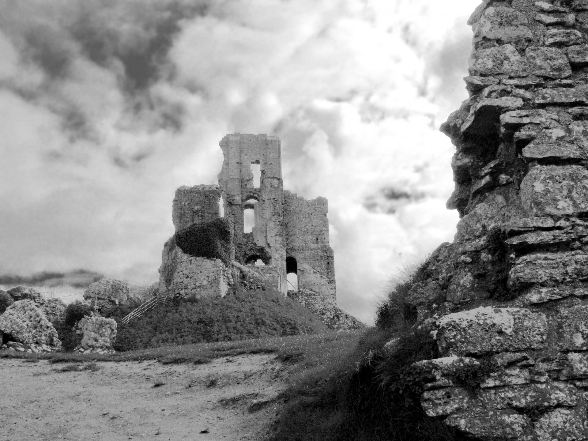 architecture, tower, stones, hills, ancient, photography, castle, clouds, 1080P, monochrome, ruin, HD Wallpaper