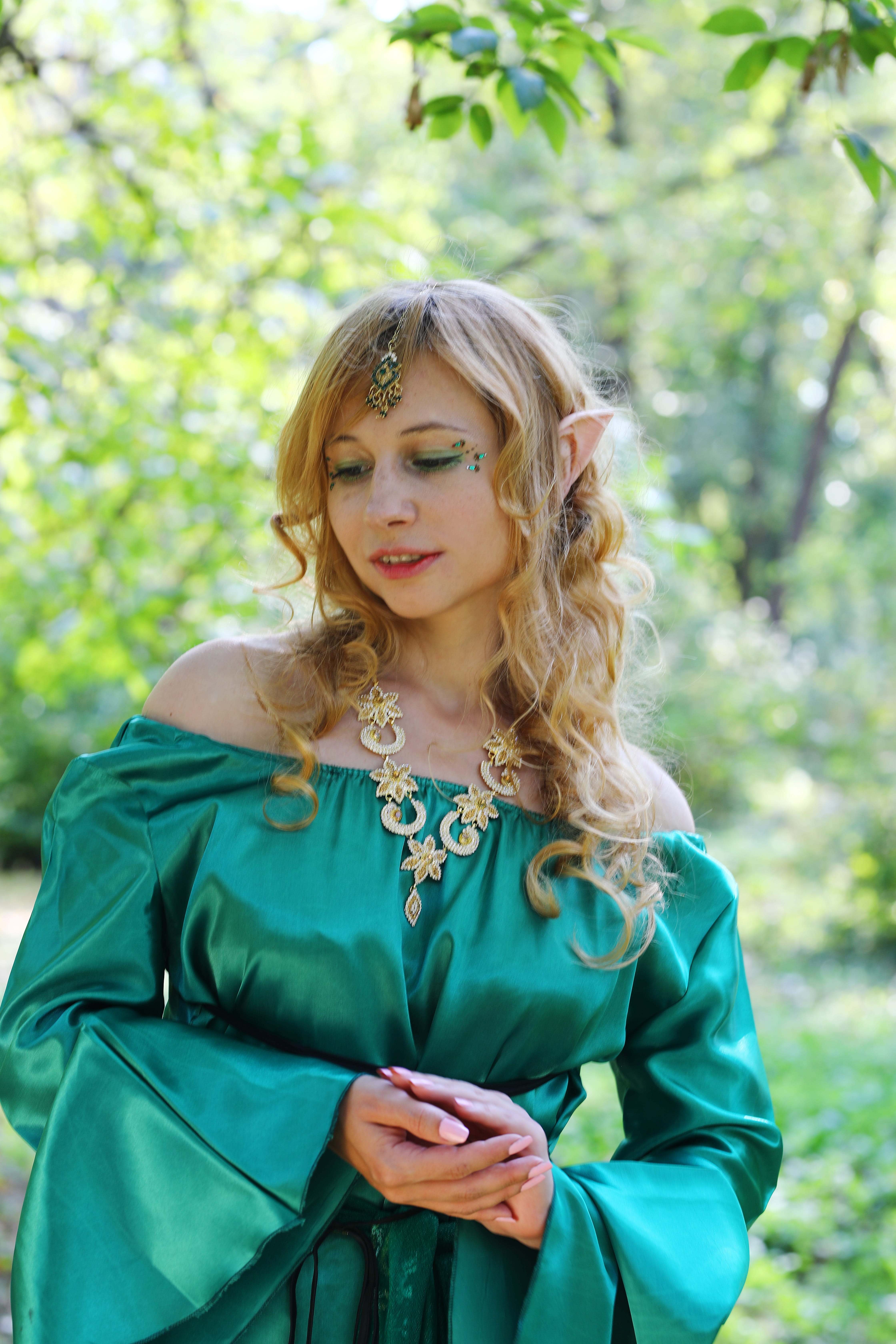 witchcraft, day, standing, real people, 5K, princess, lifestyles, fabulously, leisure activity, tolkien, magically, sorceress, forest, the enchantress, Phone HD Wallpaper
