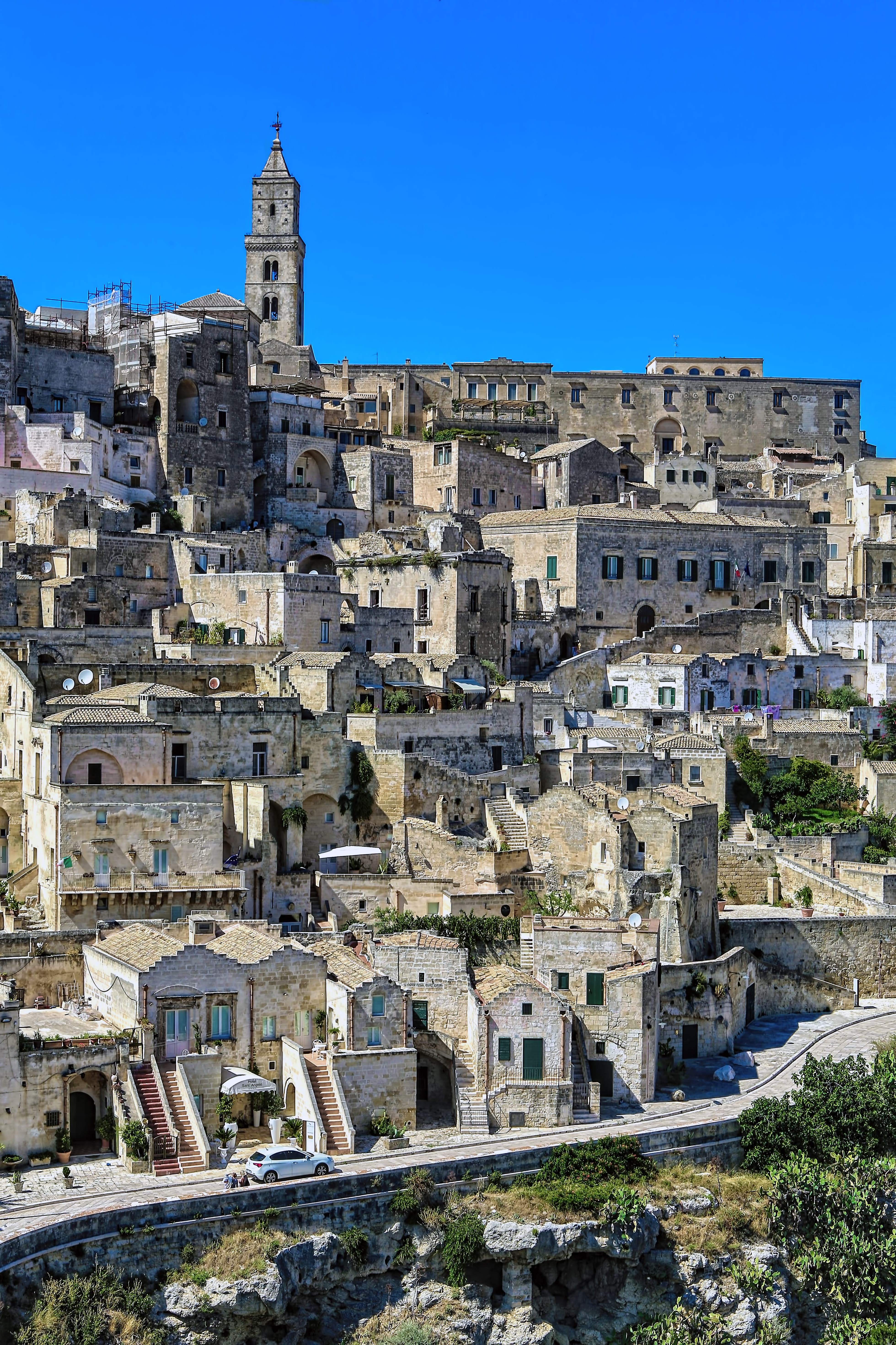nature, urban, residential district, clear sky, cityscape, gravina, townscape, italy, the past, day, crowd, tourist, window, history, architecture, roof, Phone HD Wallpaper
