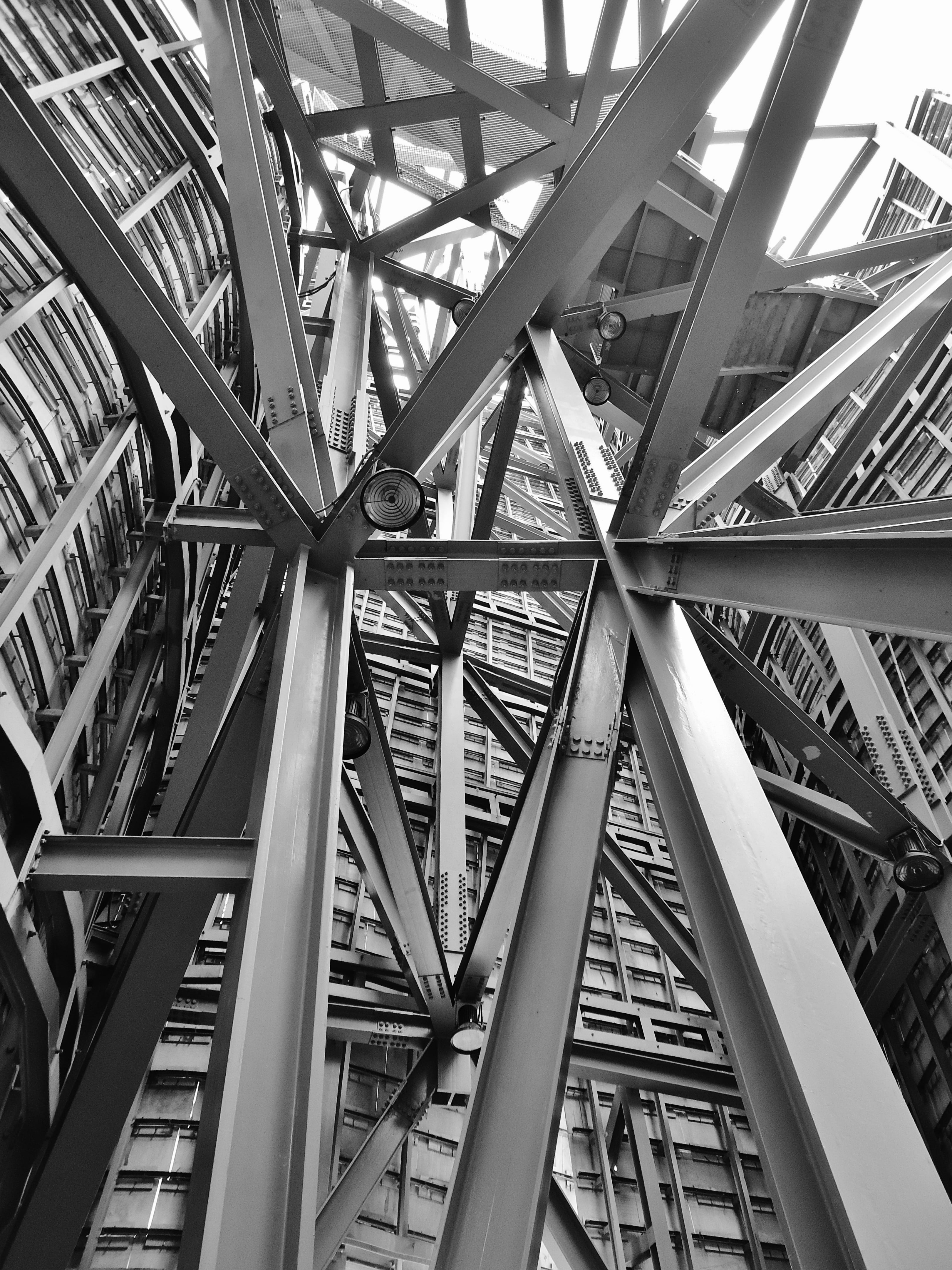 directly below, girder, crosspiece, ceiling, black-and-white, 4K, construction, frame, day, bridge - man made structure, building exterior, girders, alloy, Phone HD Wallpaper