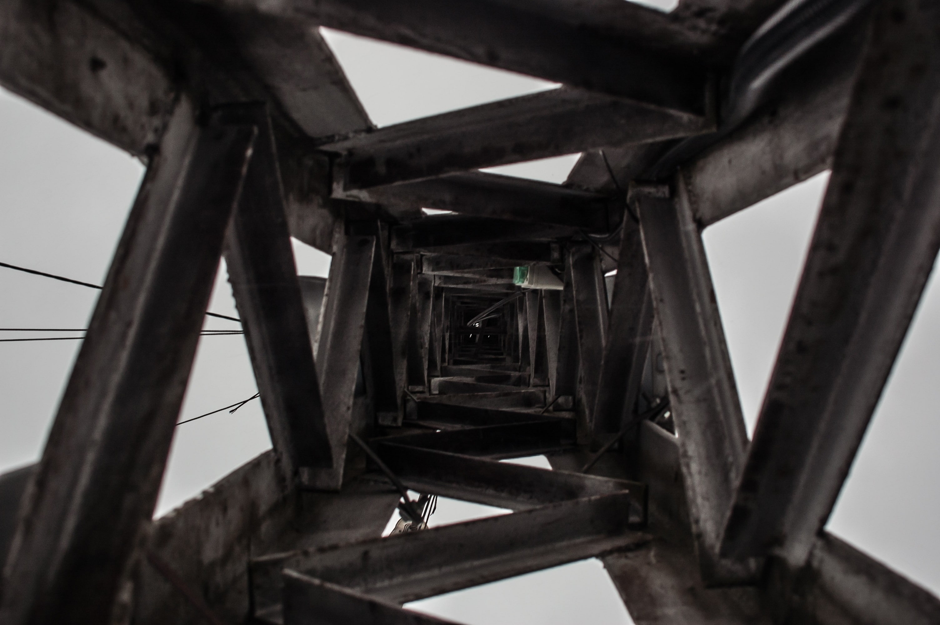 focus on foreground, no people, rusty, damaged, sky, wheel, close-up, low angle view, connection, industry, outdoors, built structure, old, metal, obsolete, HD Wallpaper