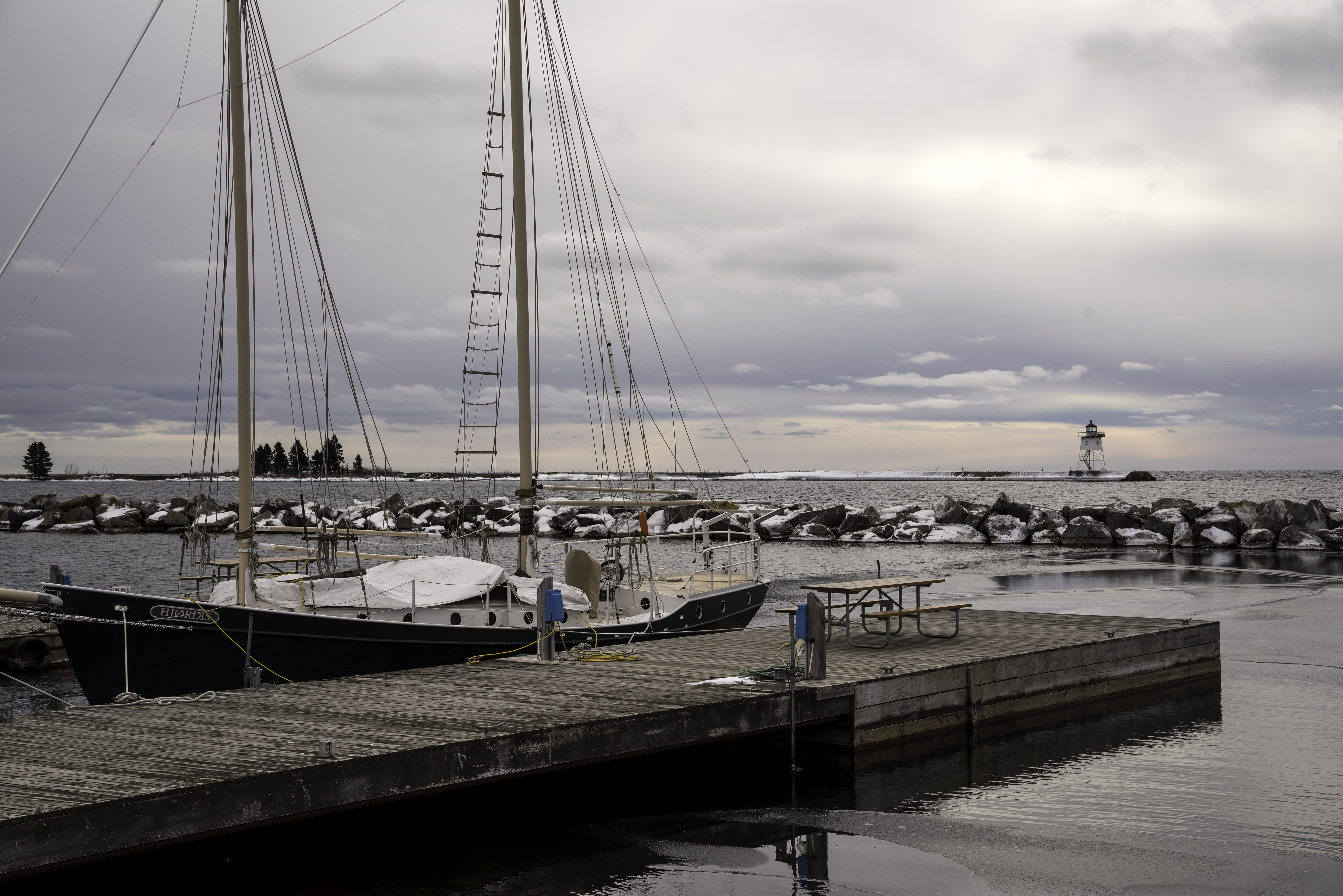 Lake Superior, built structure, mast, 5K, Grand Marais, pole, Docks, photos, grand marais, mode of transportation, yacht, nautical Vessel, lake, water, HD Wallpaper