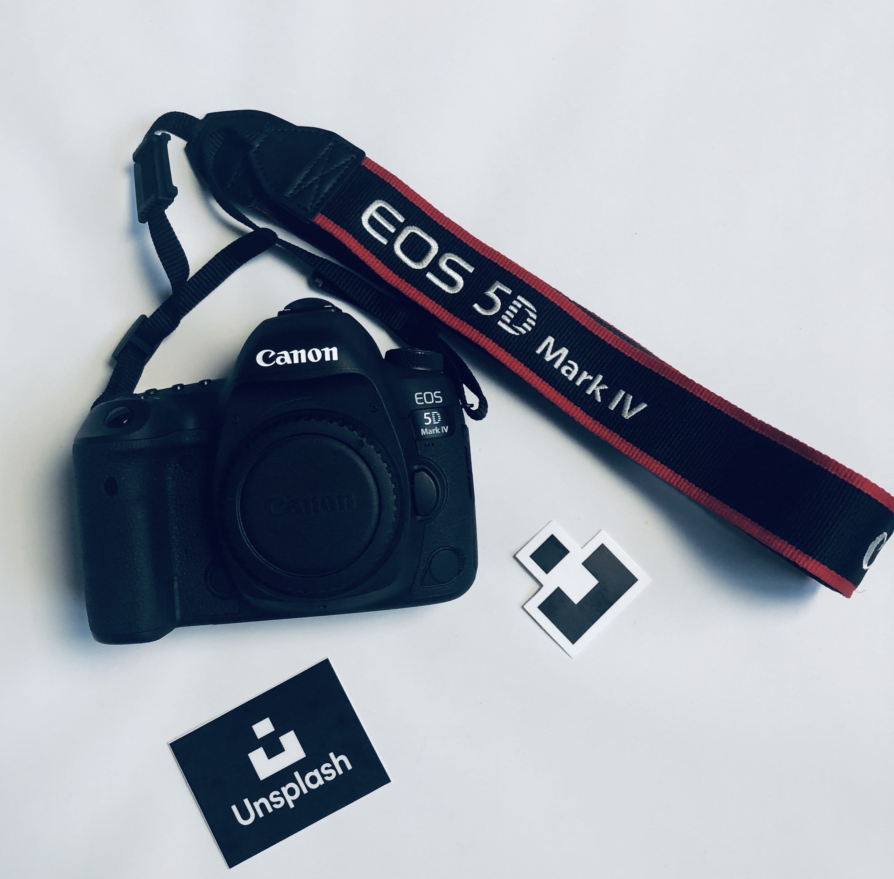 symbol, arts culture and entertainment, strap, camera, number, black color, still life, studio shot, digital camera, canon 5d mark iv, logo, photography themes, HD Wallpaper