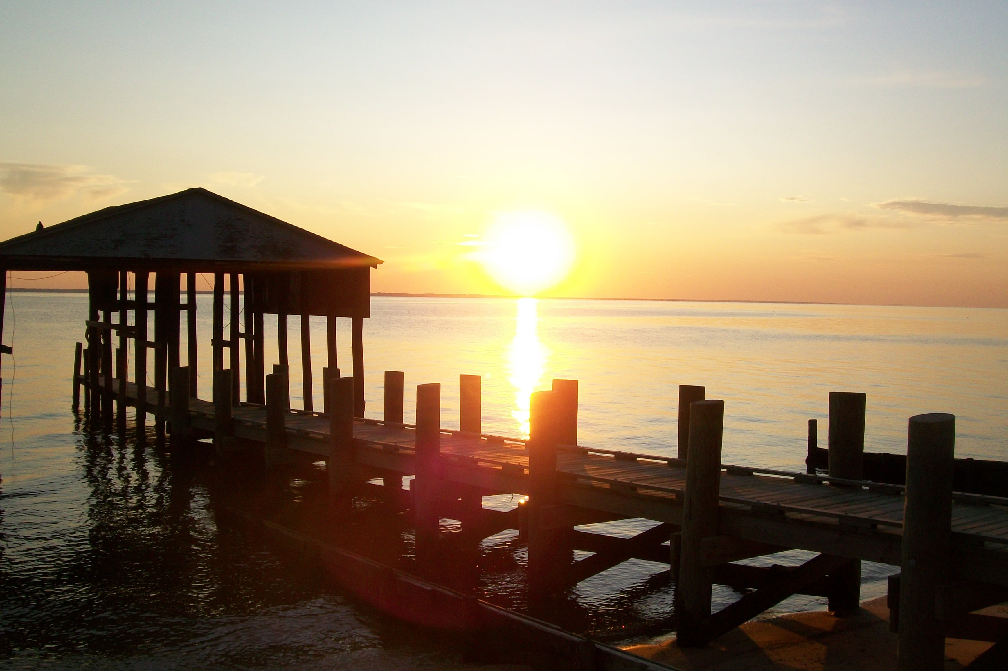 sky, summer, outdoors, lens flare, chesapeake, wooden post, idyllic, wood - material, sunbeam, tranquility, sunlight, horizon over water, beauty in nature, HD Wallpaper