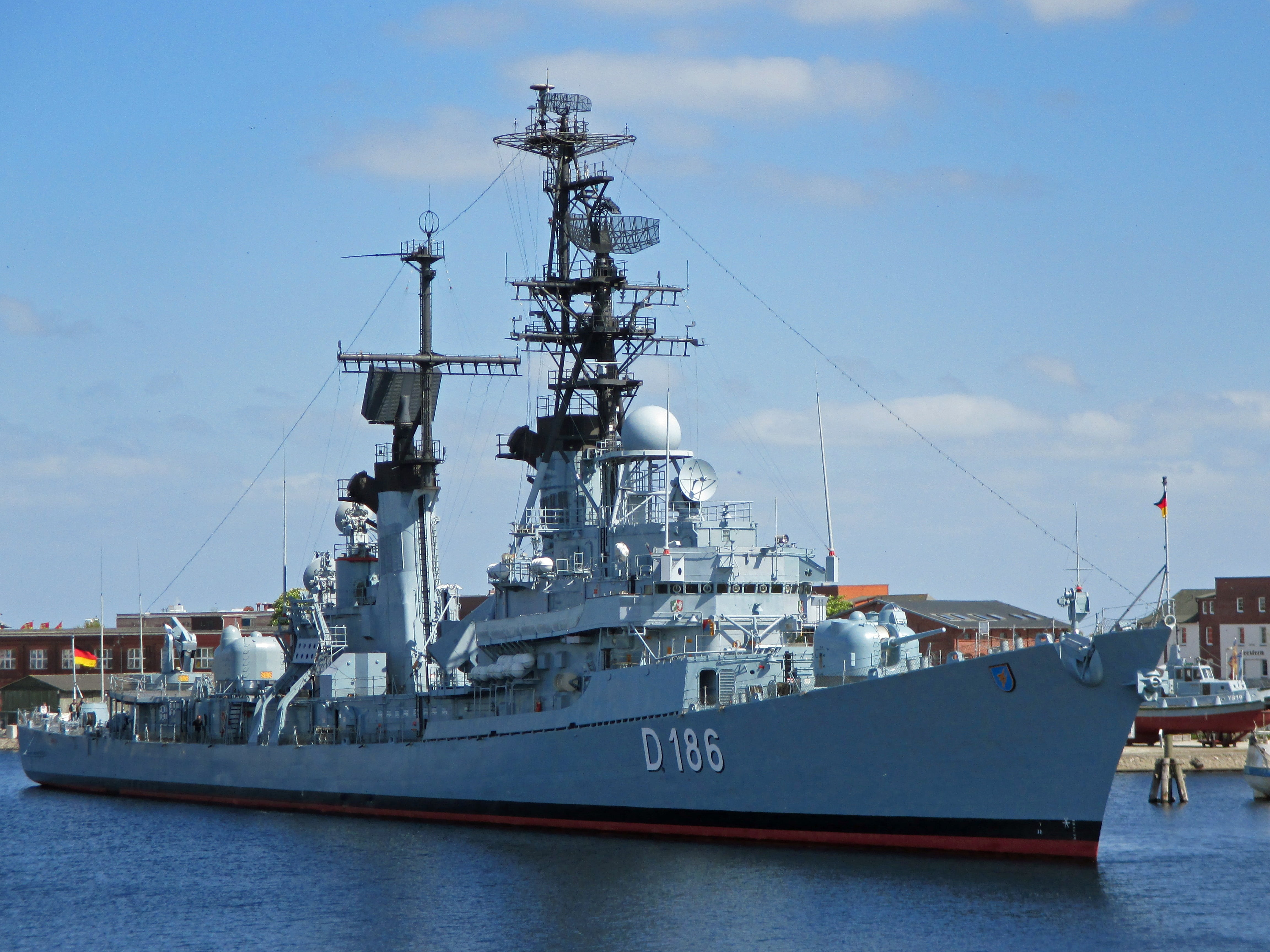gray, nature, cloud - sky, nautical Vessel, harbor, d, day, sky, business, warship, architecture, outdoors, shipping, sailboat, military, body, battleship, HD Wallpaper