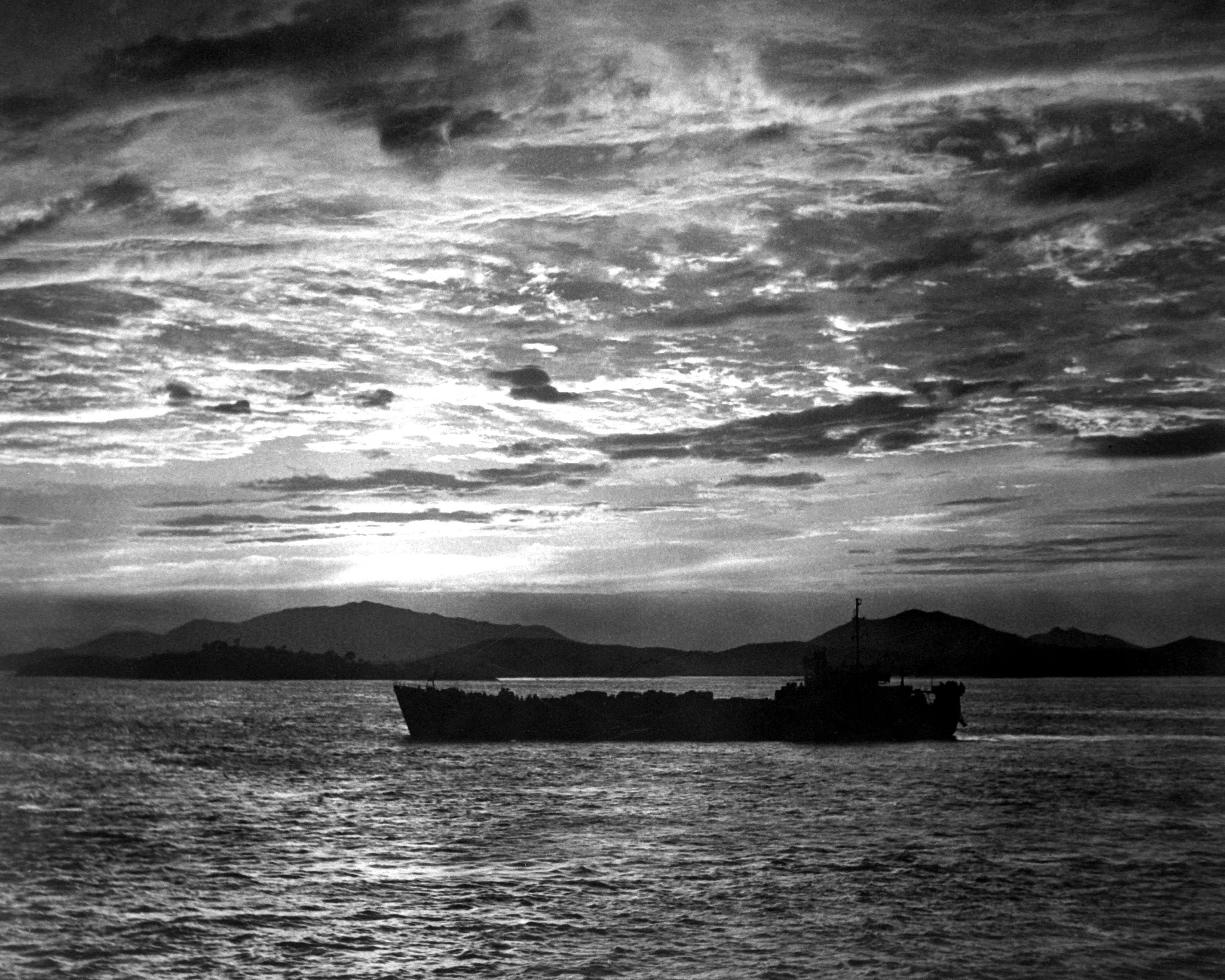 2K, nature, tranquility, Korean War, scenics, sky, sea, sunset, industrial Ship, ship, nautical Vessel, public domain, photos, landing, outdoors, tank, HD Wallpaper