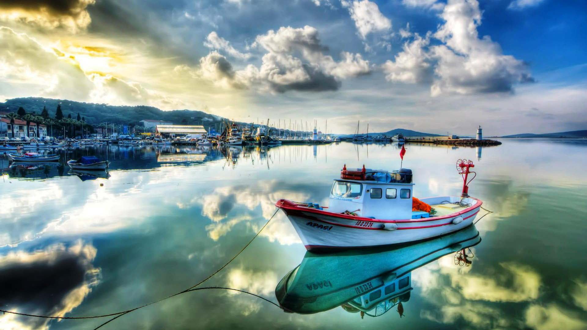 boats, beach, transportation, tourist, vacation, tranquility, harbour, scenics - nature, reflection, mountain, landing, ship, bay, cloud - sky, nautical vessel, HD Wallpaper